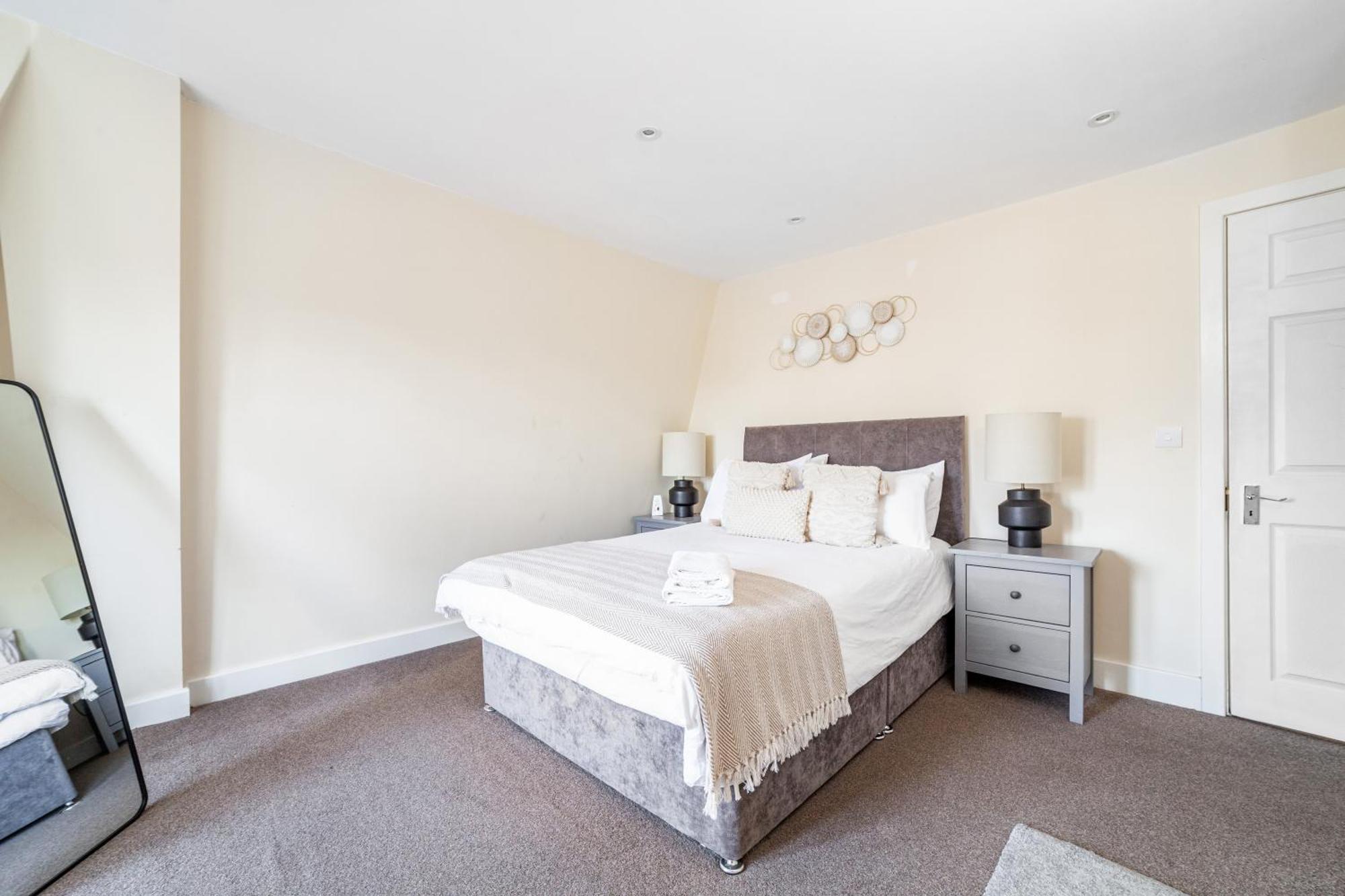 Perfect 3 King Bed Flat Near Islington London