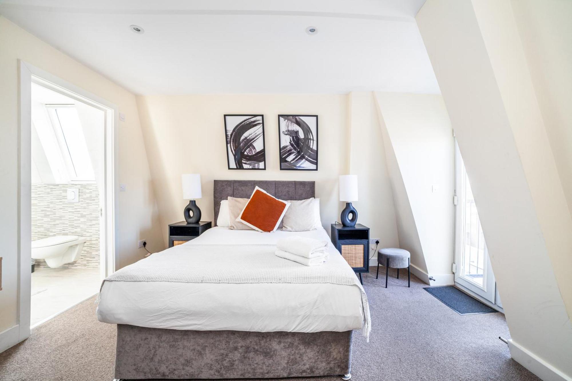 Perfect 3 King Bed Flat Near Islington Apartment