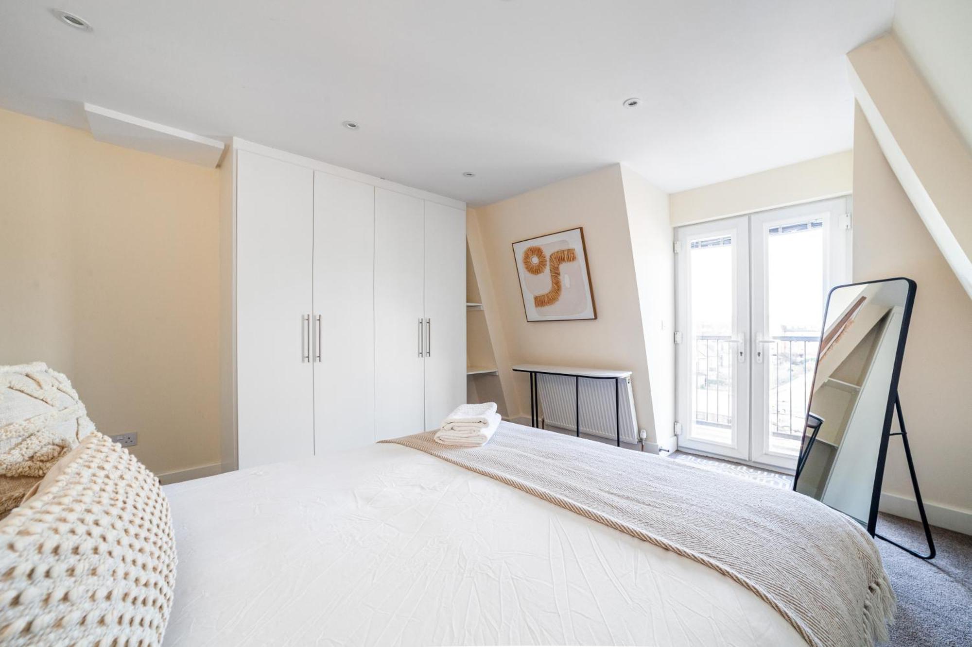 Perfect 3 King Bed Flat Near Islington * London