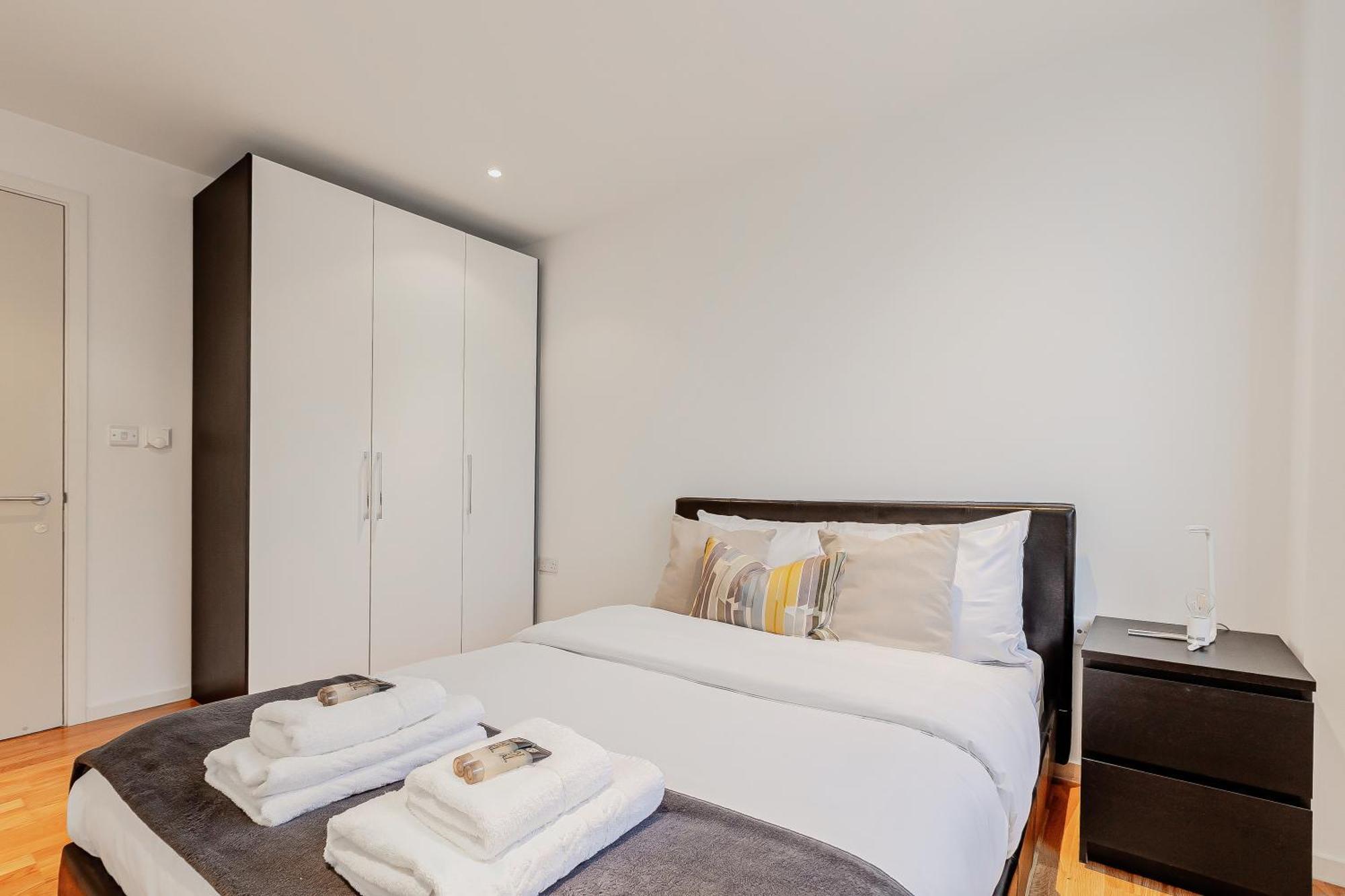 Family 1 Bdr Apt, Panoramic Views, Minute To Tube Apartment London