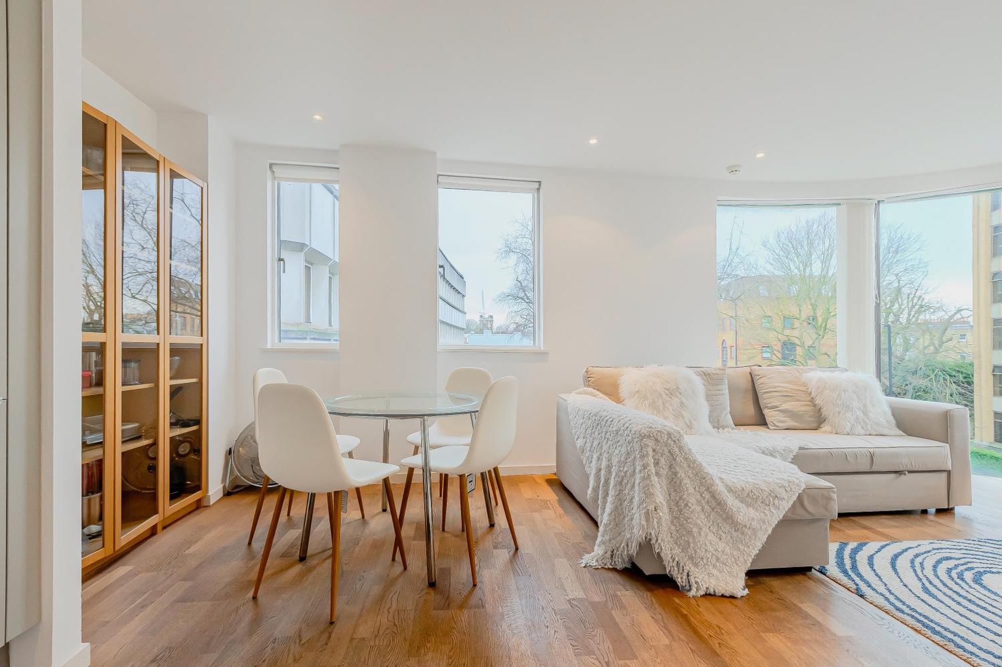 Family 1 Bdr Apt, Panoramic Views, Minute To Tube * Londres