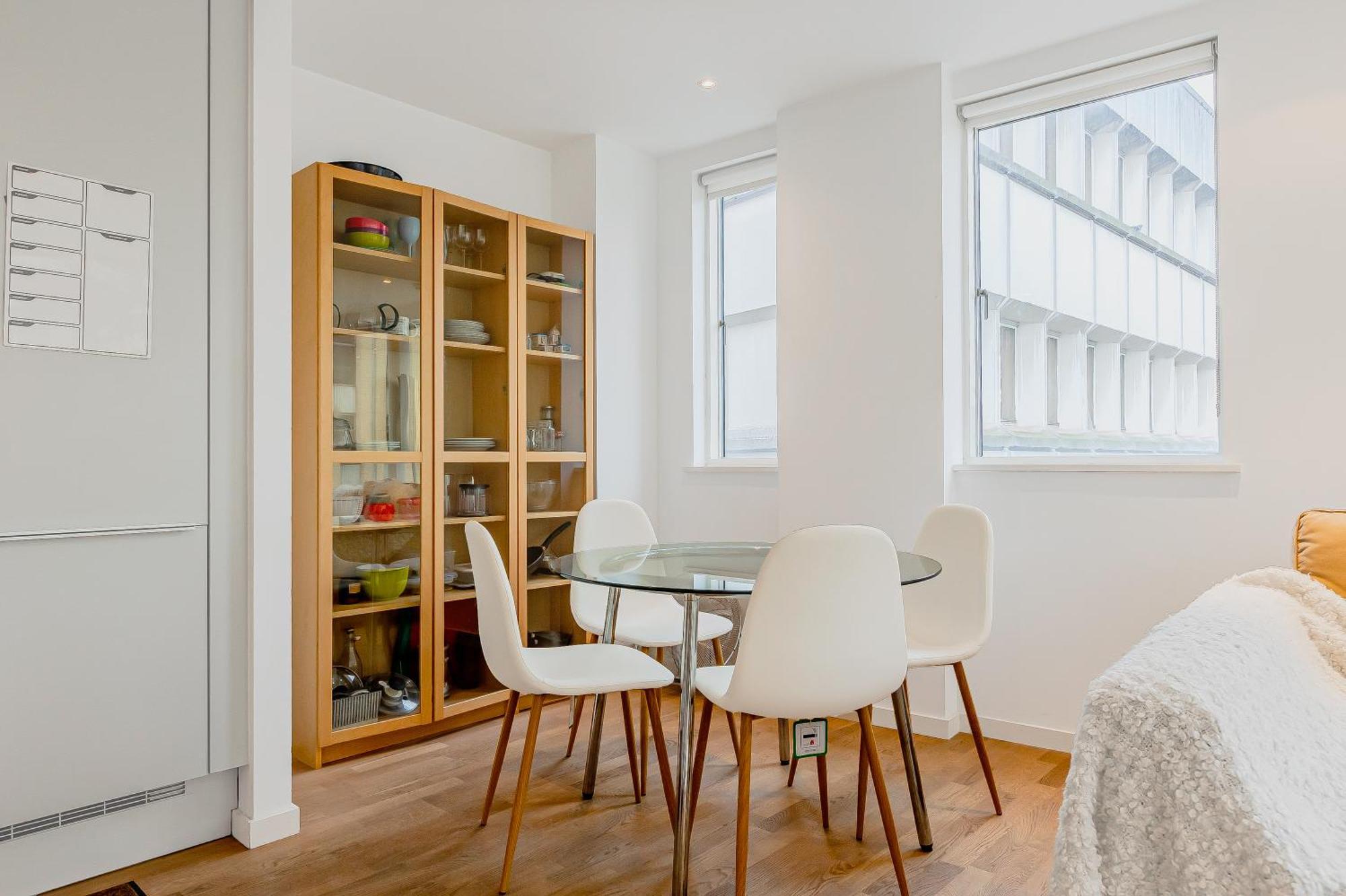 Family 1 Bdr Apt, Panoramic Views, Minute To Tube Apartment