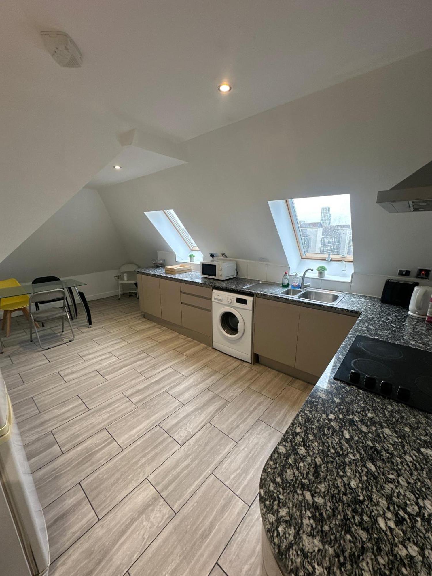 A Modern Luxury Penthouse Close To Tower-hil-canary Wharf-central Guest house *