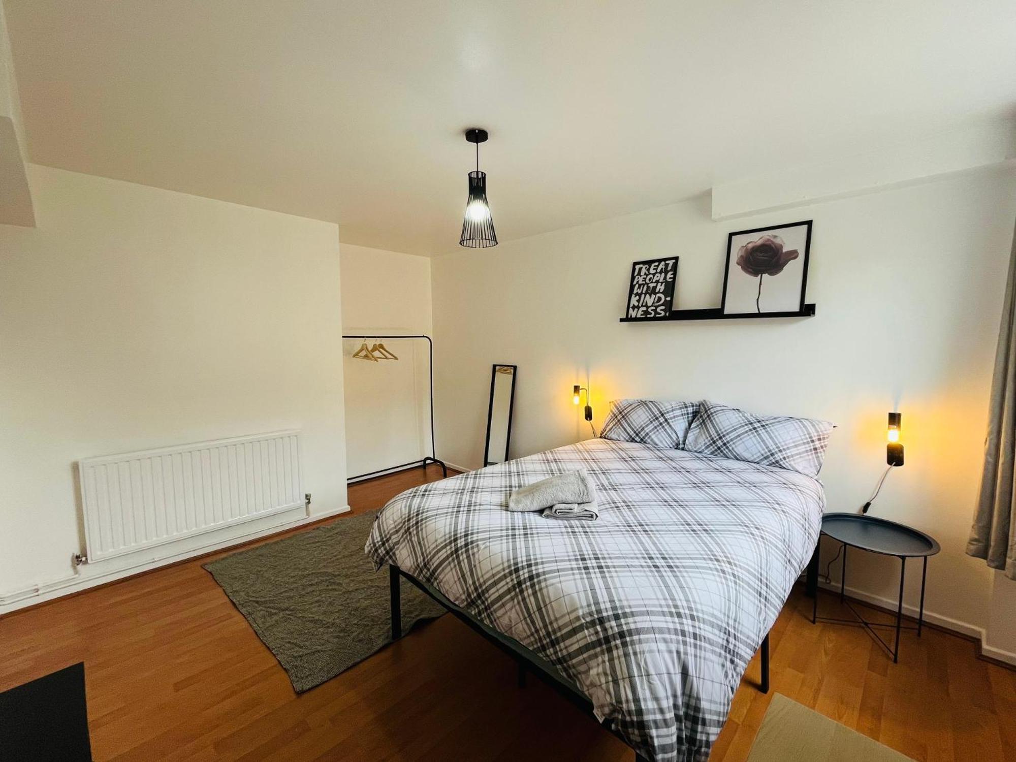 1 Double In 4 Bed Flatshare * Londen