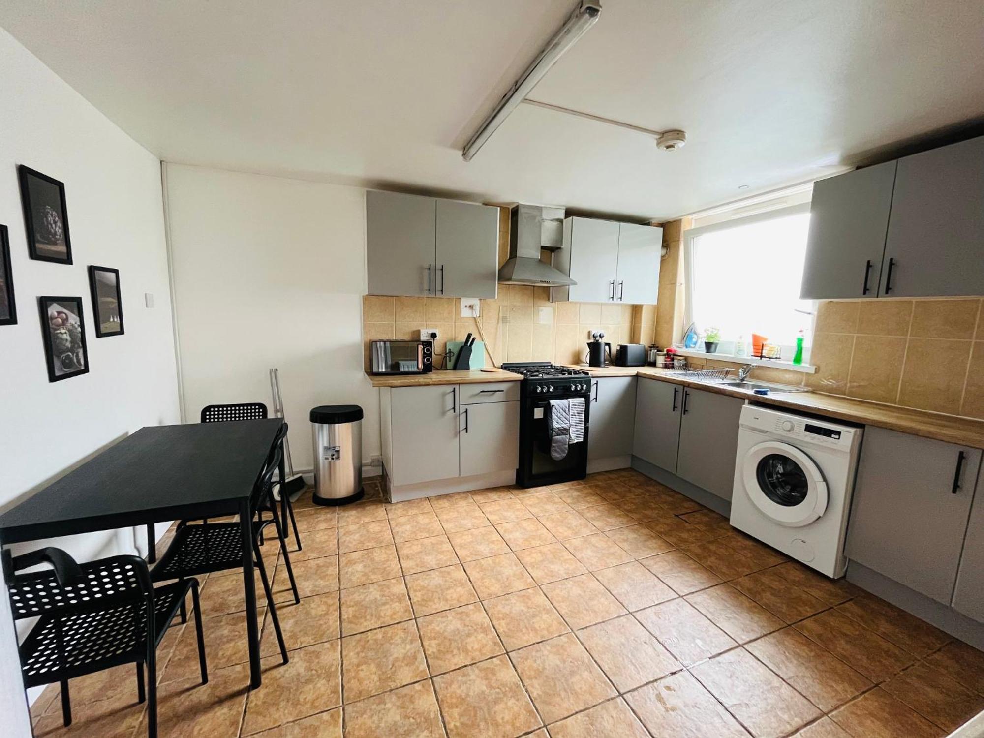 Accommodatie bij particulieren 1 Double In 4 Bed Flatshare *
