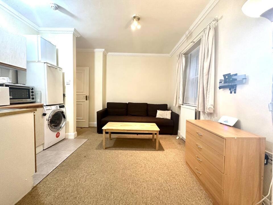Flat In Paddington *
