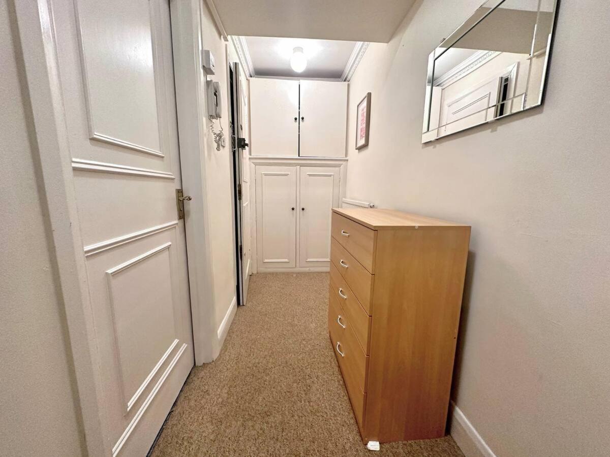 Flat In Paddington *