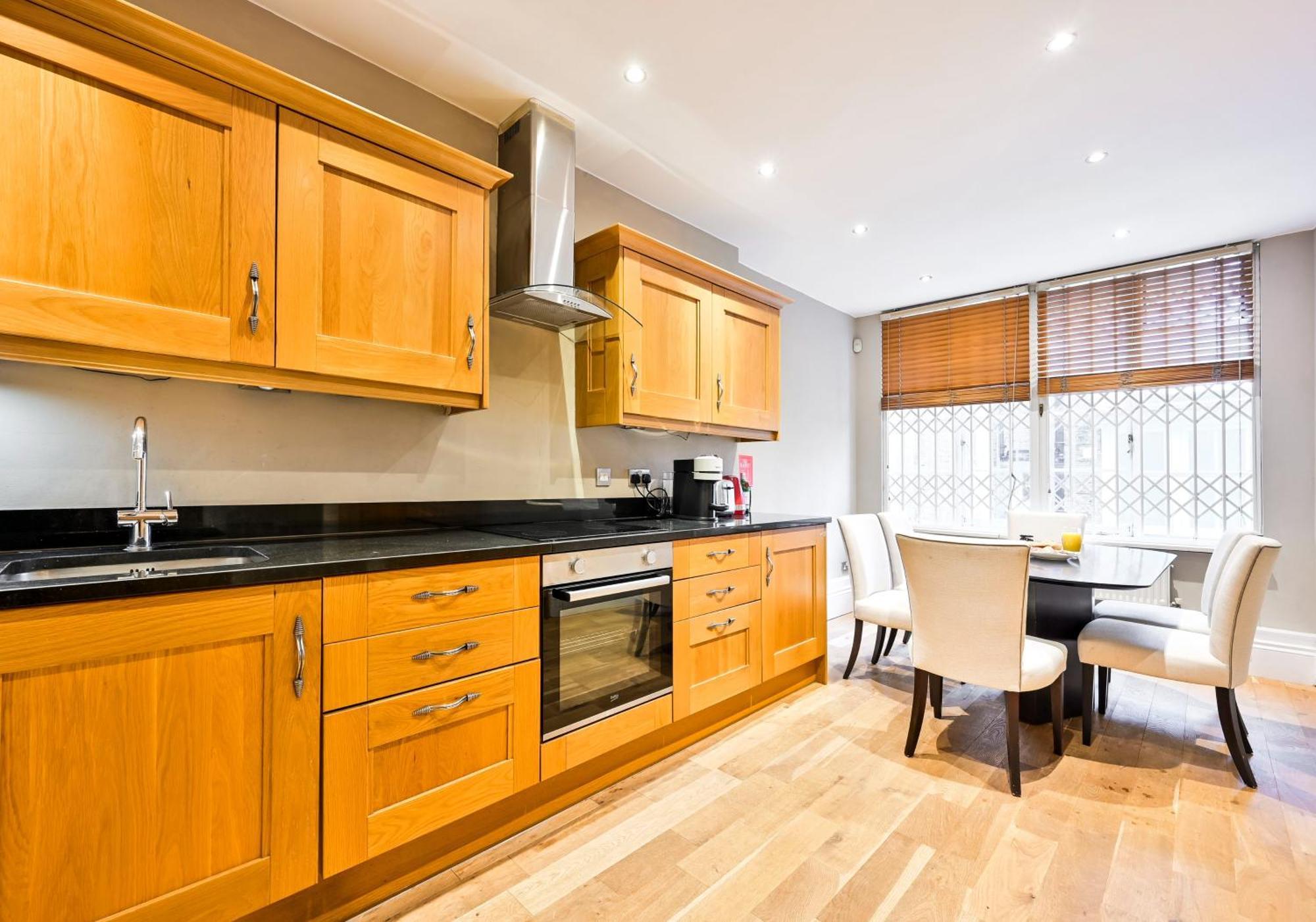 Classic Knightsbridge Townhouse