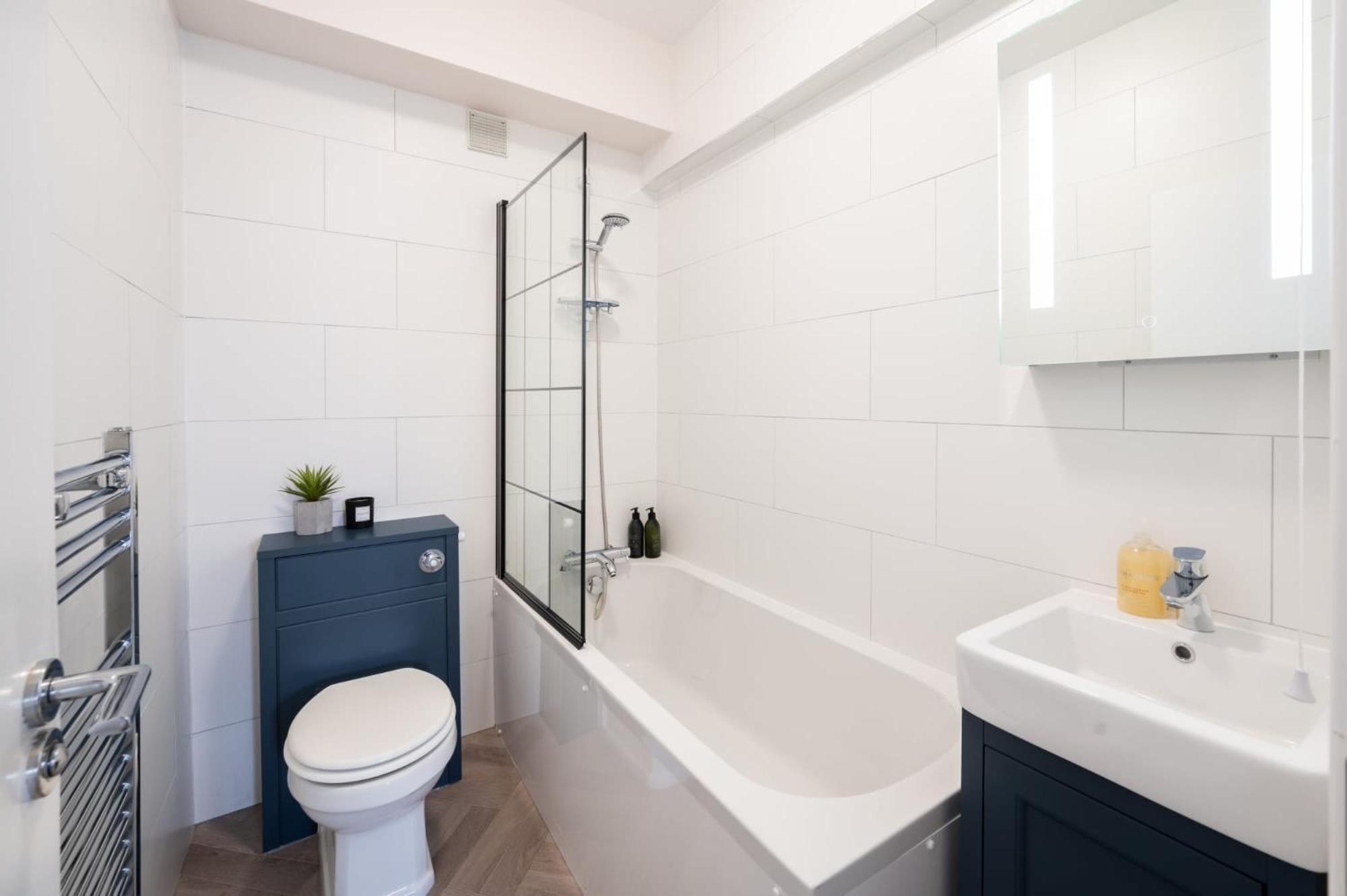Dolphin House - Serviced Living In Apartment *