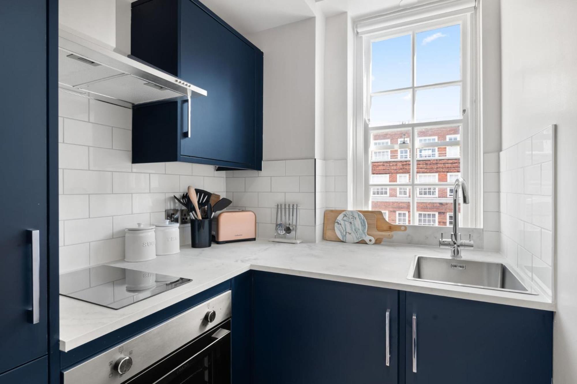 Dolphin House - Serviced Living In Apartment London