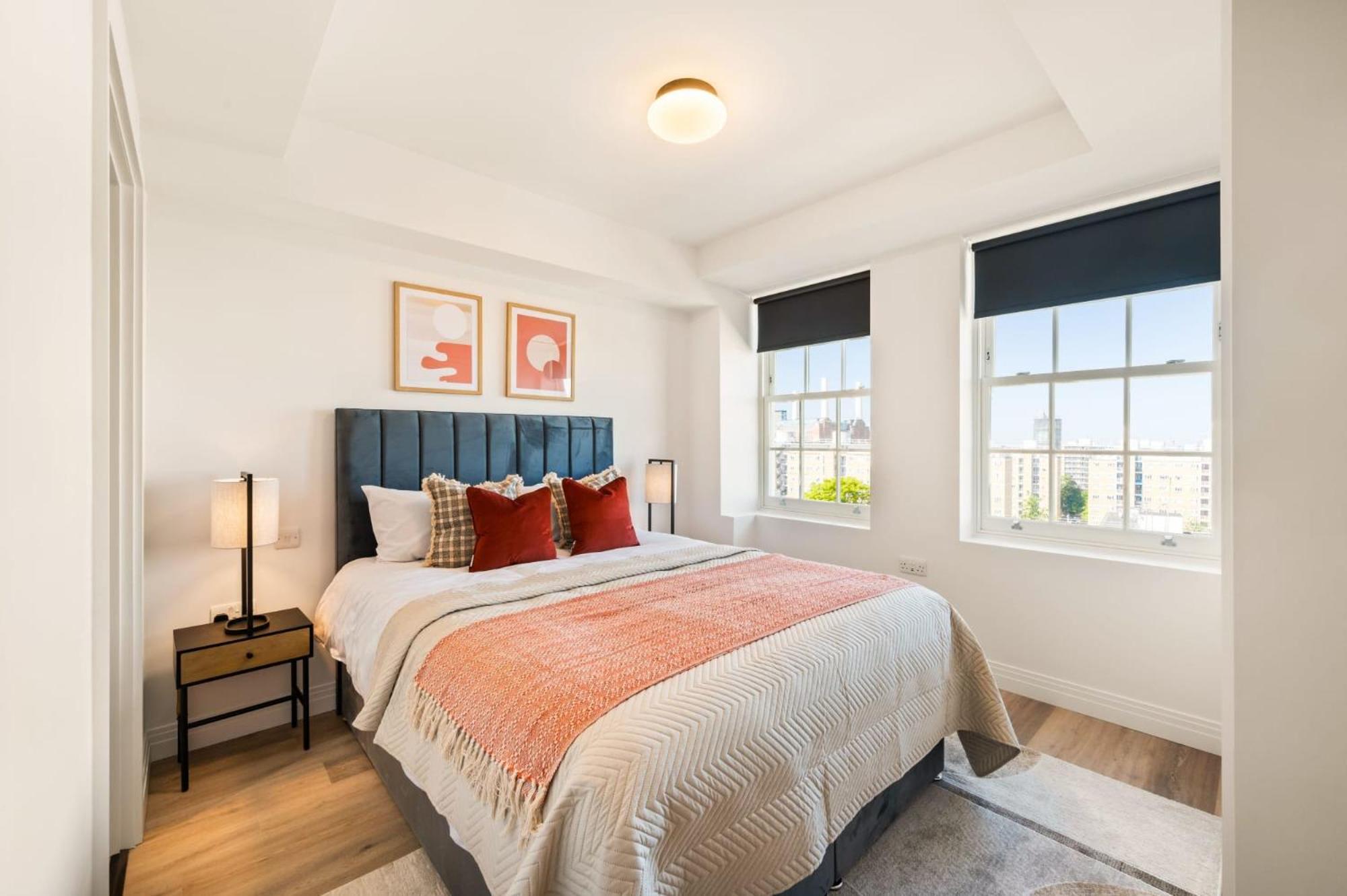 Dolphin House - Serviced Living In Apartment