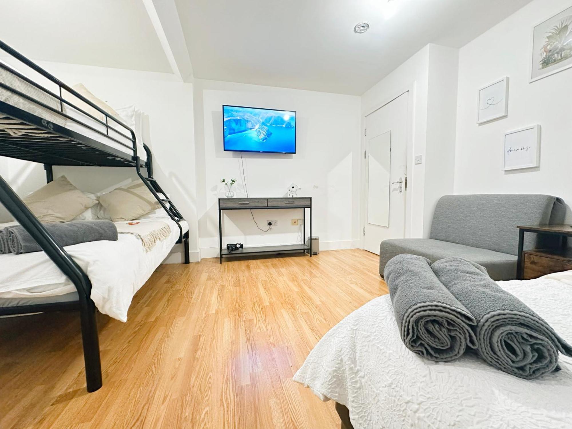 Wembley Stadium Rooms, 12mins Homestay