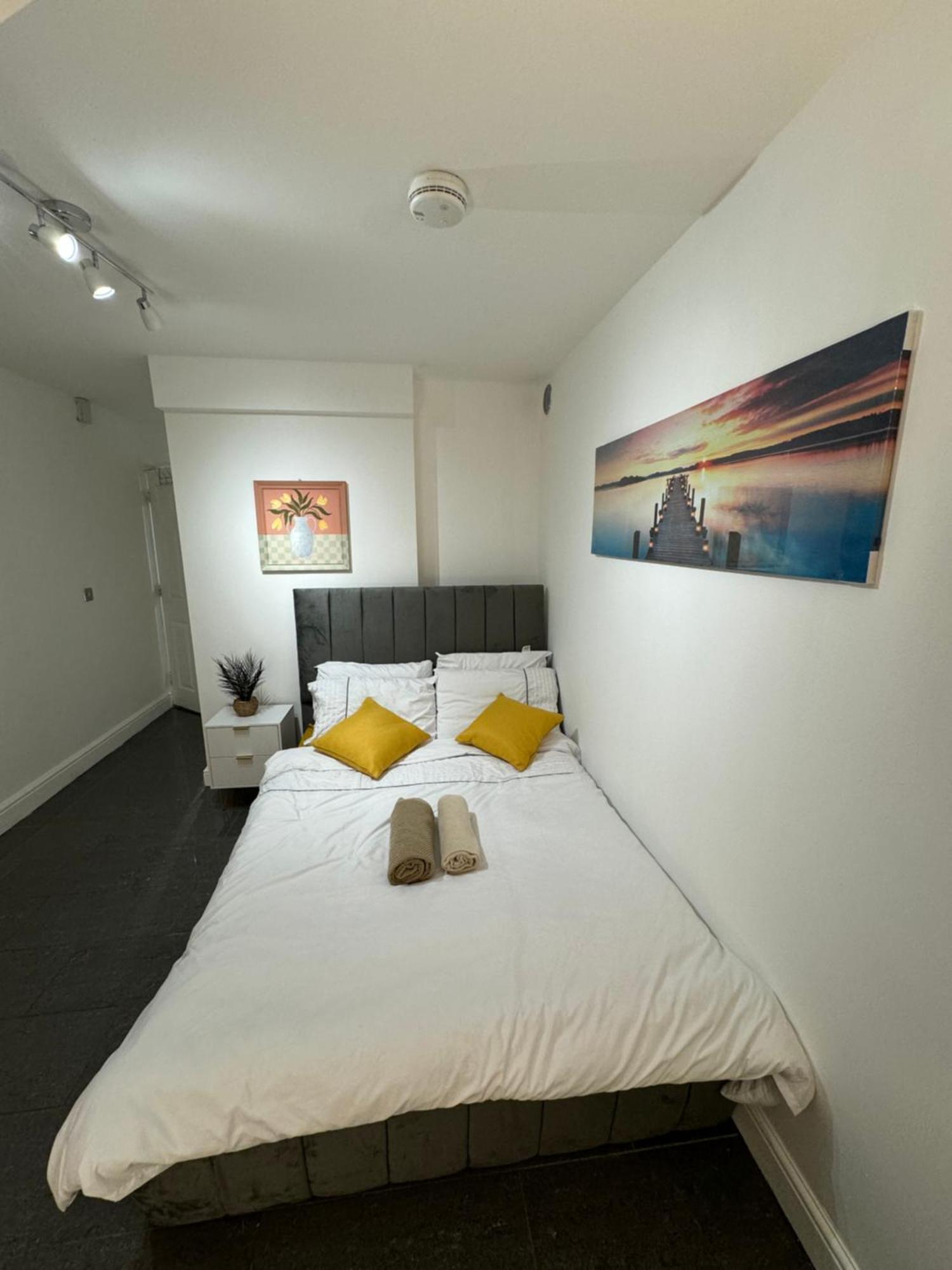 Guest house A Modern Luxury Penthouse Close To Tower-hil-canary Wharf-central London