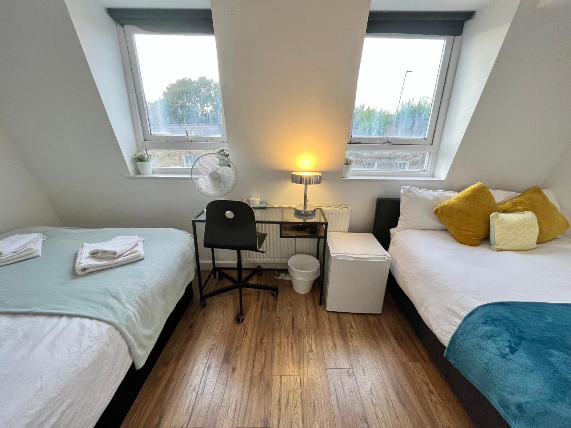 Euston Private Bedrooms 119a 4-7 Homestay London