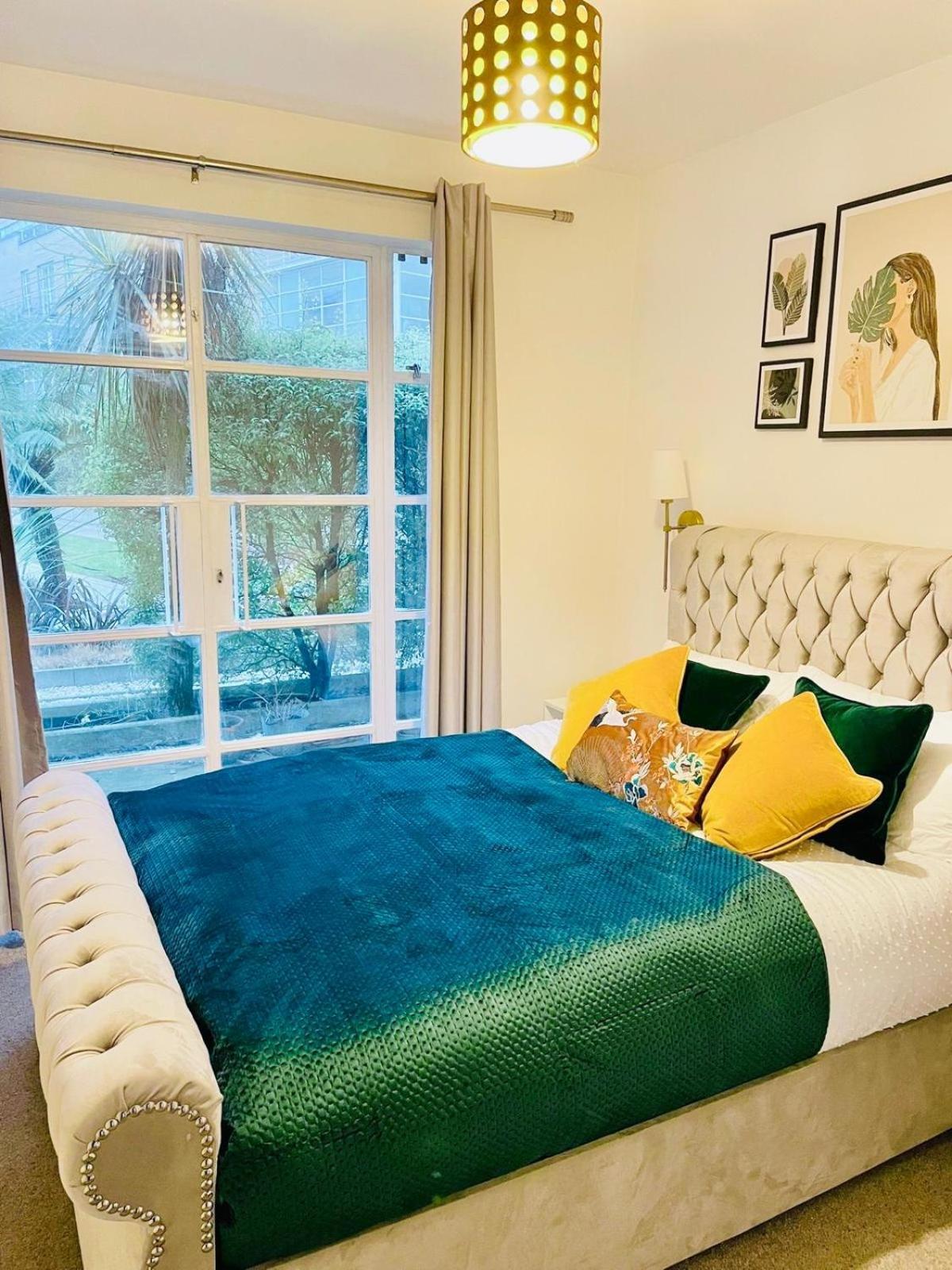 Modern Flat In The Heart Of Canary Wharf Apartment *