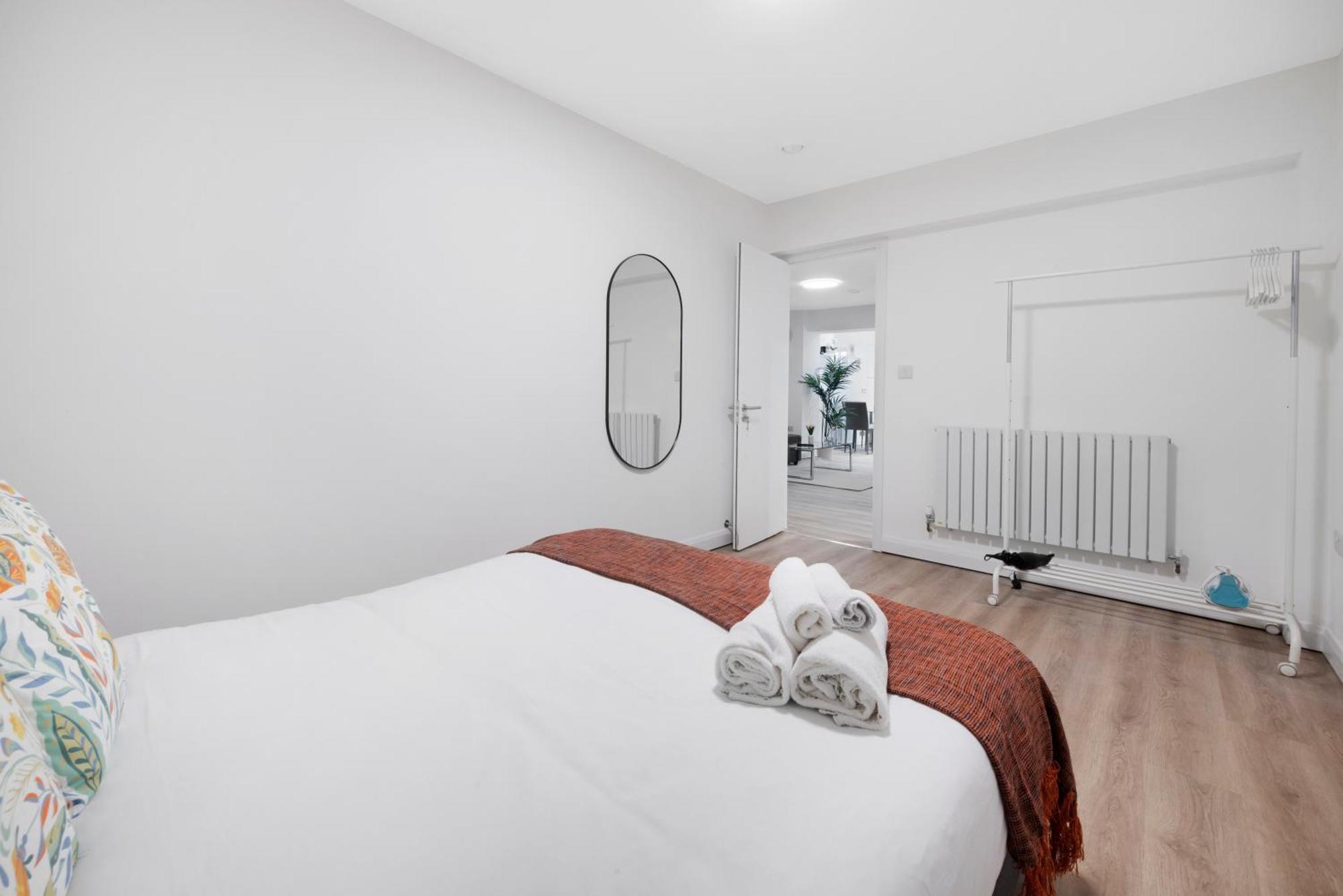 Flat In Dalston, Apartment *