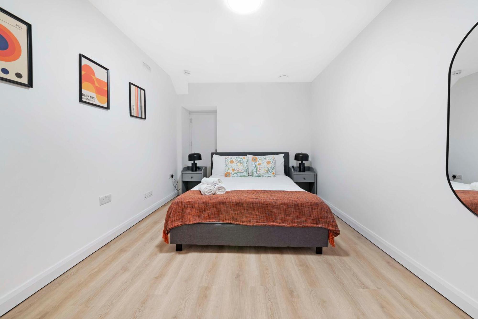 Flat In Dalston, Apartment *