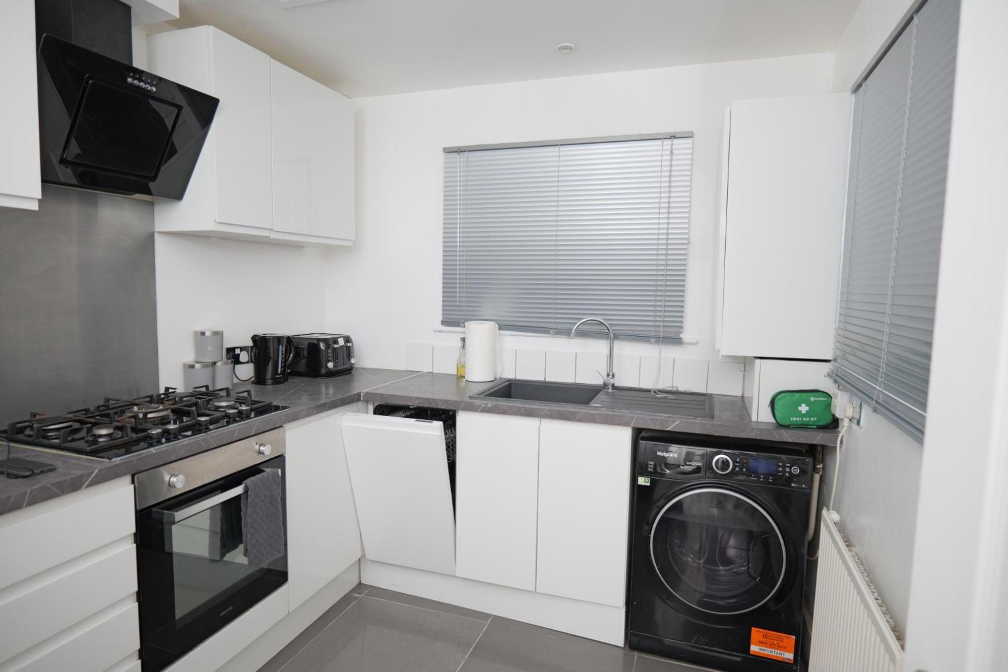 3 Br- King Size Bed, Netflix, Garden Free Parking * London