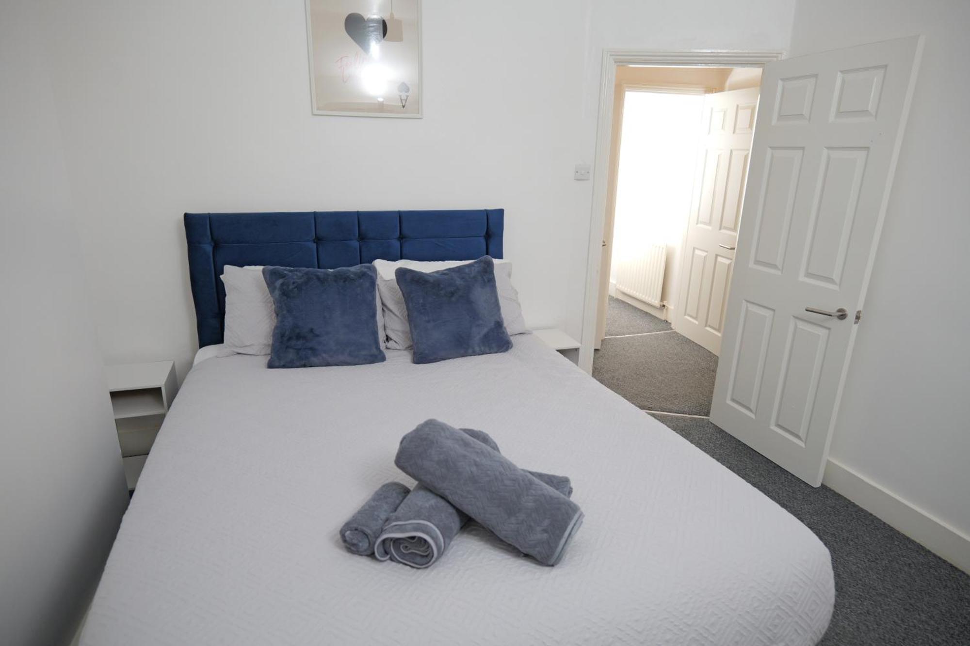 Apartment 3 Br- King Size Bed, Netflix, Garden Free Parking