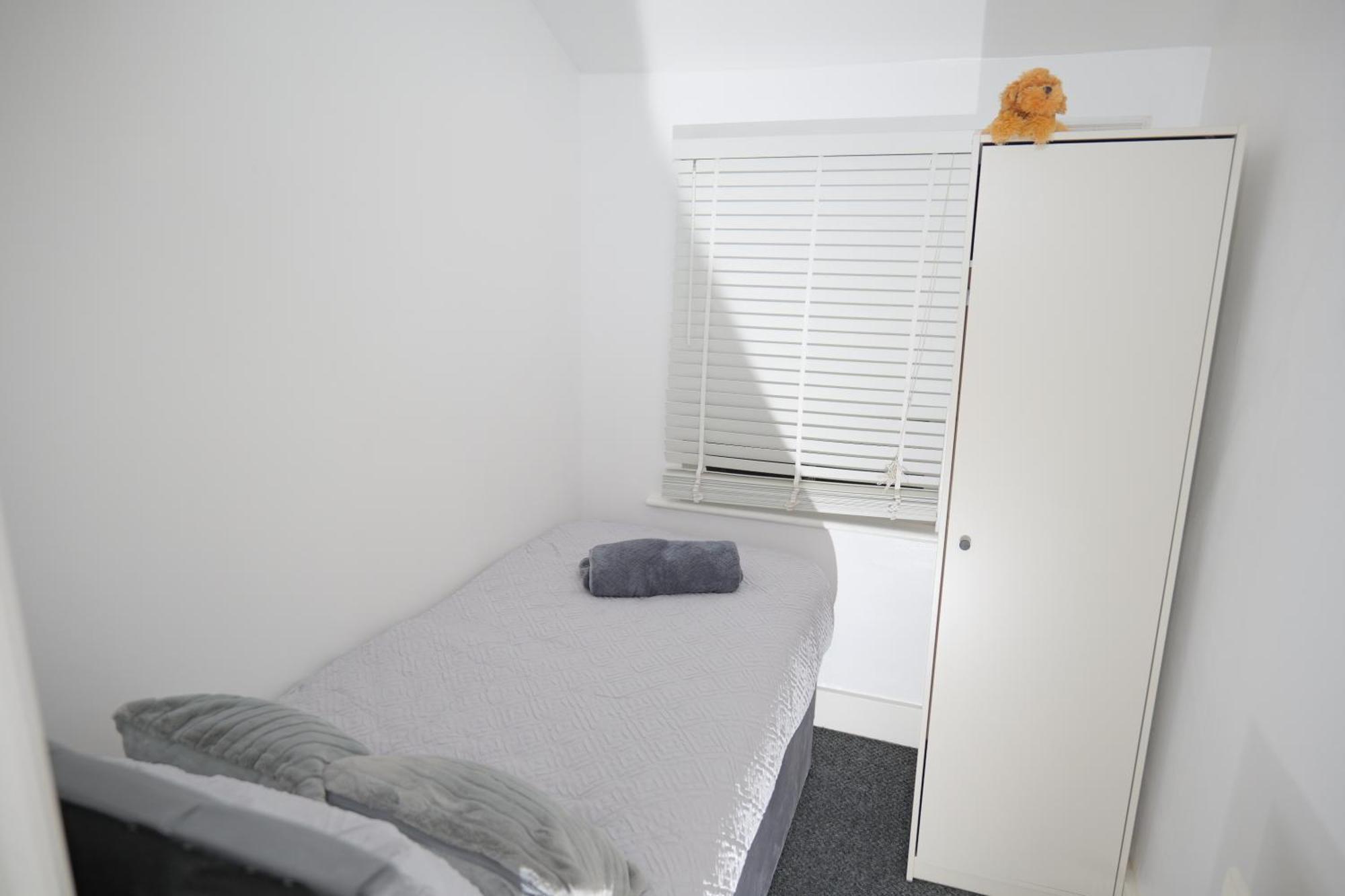 3 Br- King Size Bed, Netflix, Garden Free Parking