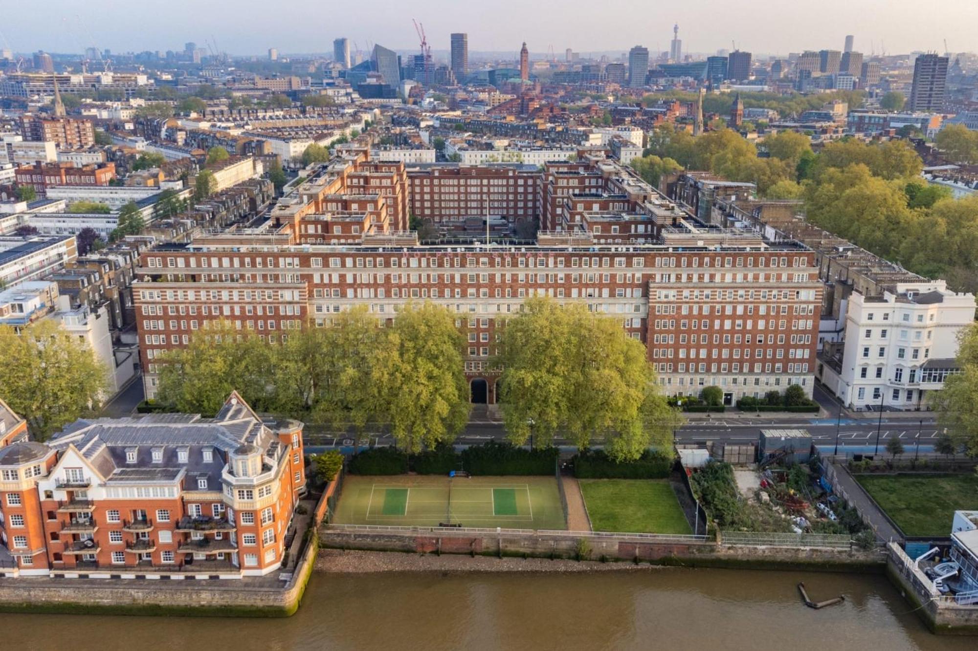 Dolphin House - Serviced Living In Apartment London