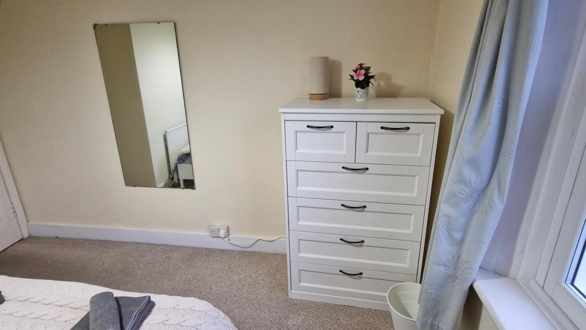 Charming Flat In Wimbledon London