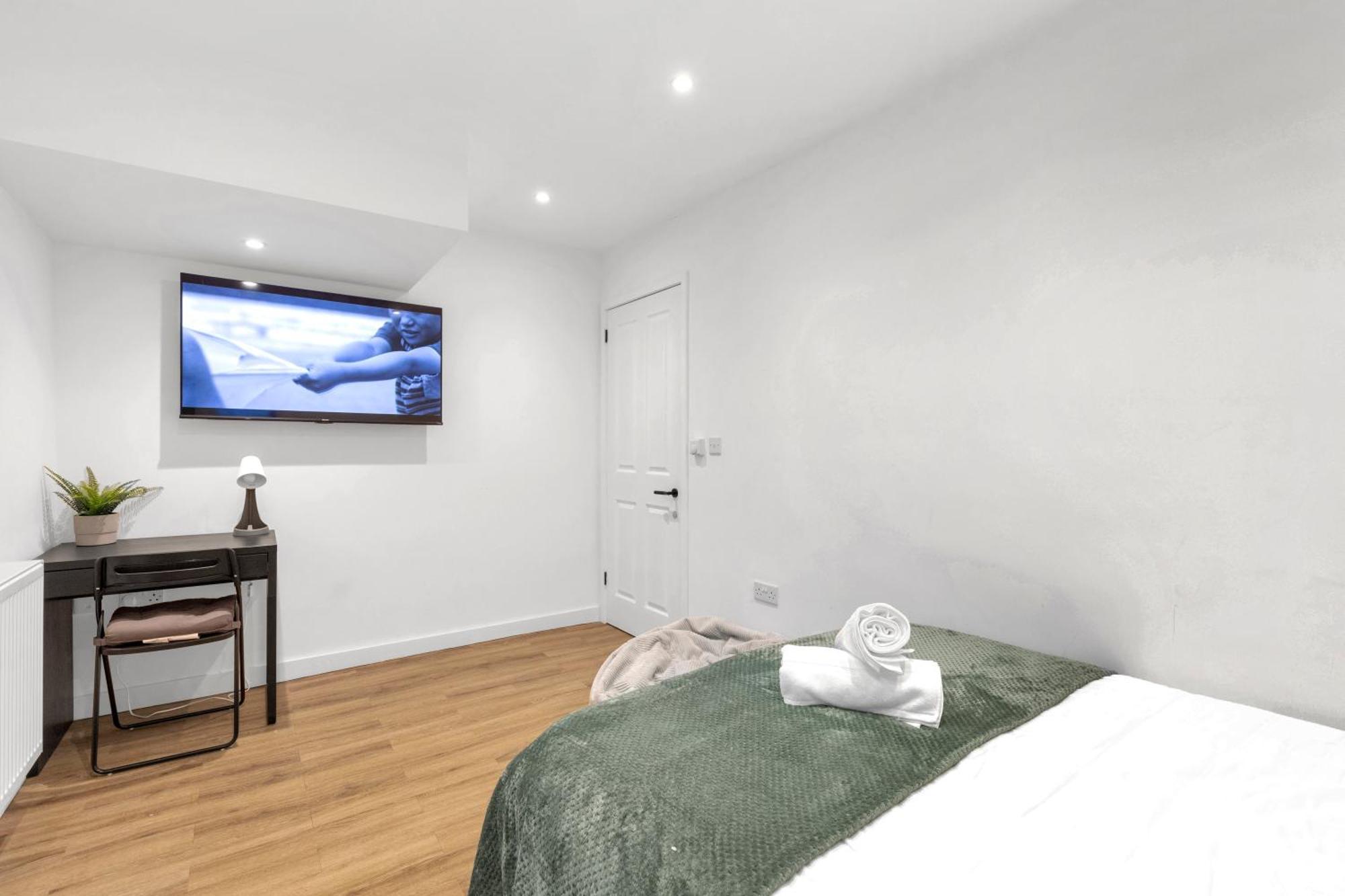 Gasthof Kensington With Private Bathroom & Garden *