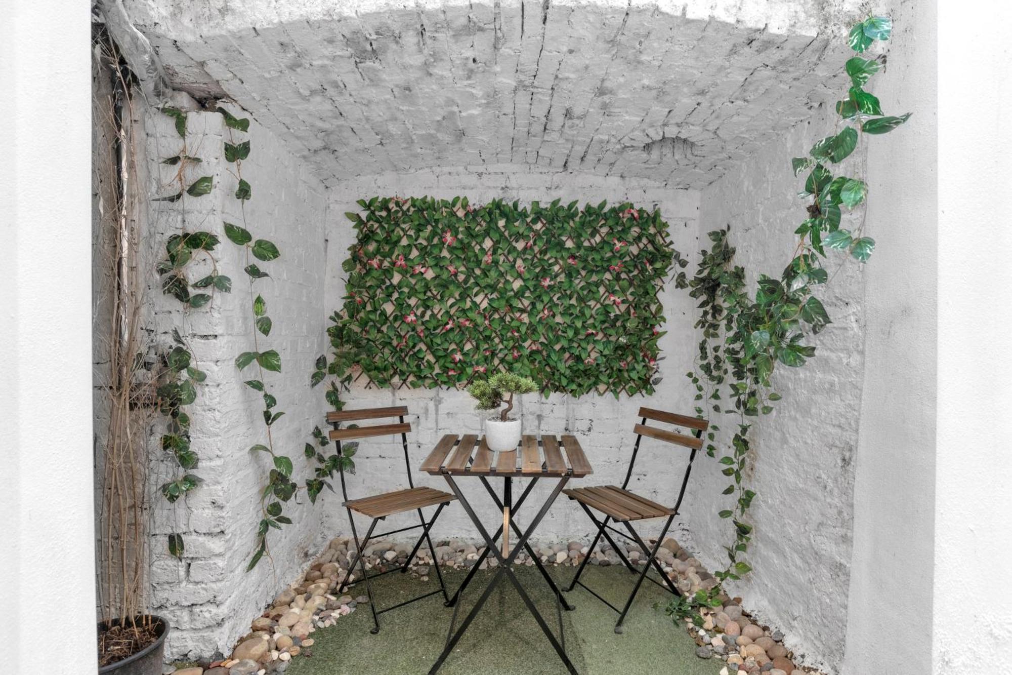 Gasthof Kensington With Private Bathroom & Garden