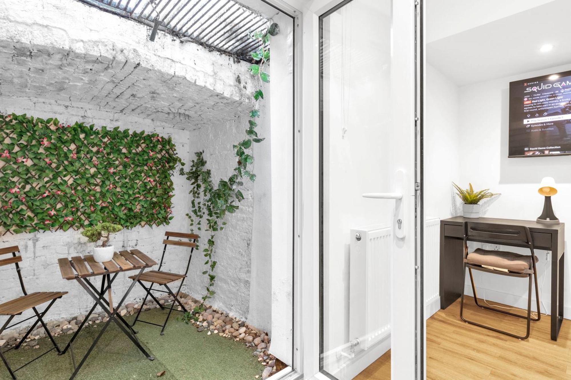 Gasthof Kensington With Private Bathroom & Garden