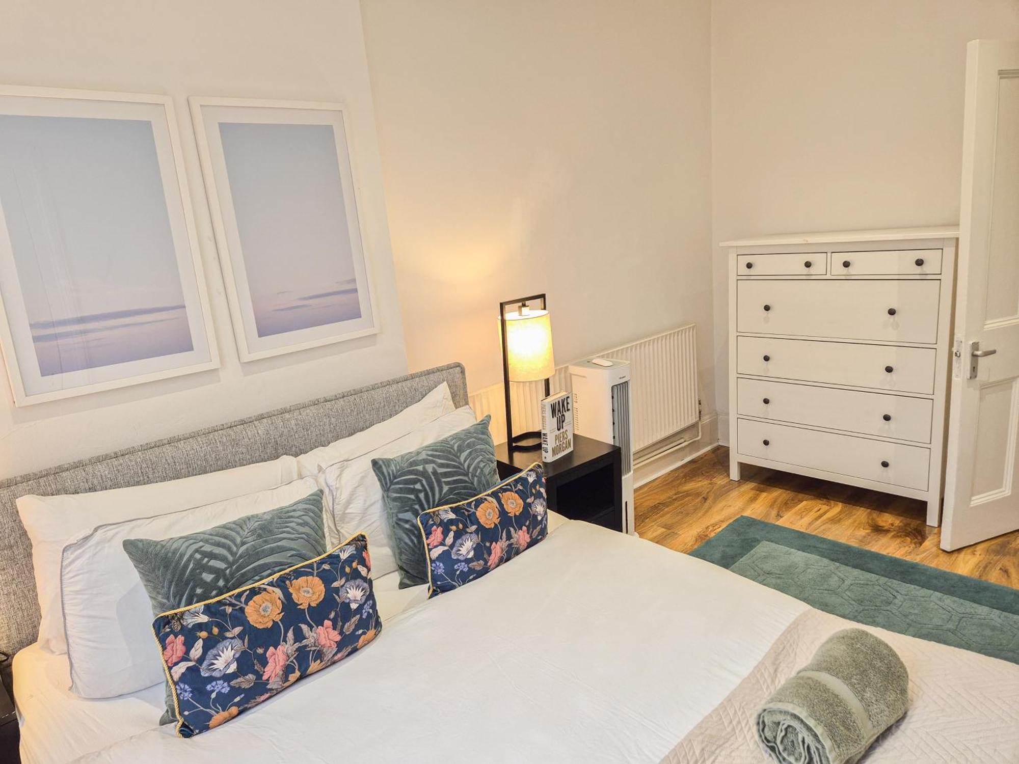 Stylish 2-bedroom Near Abbey Road, Maida Vale Apartment London