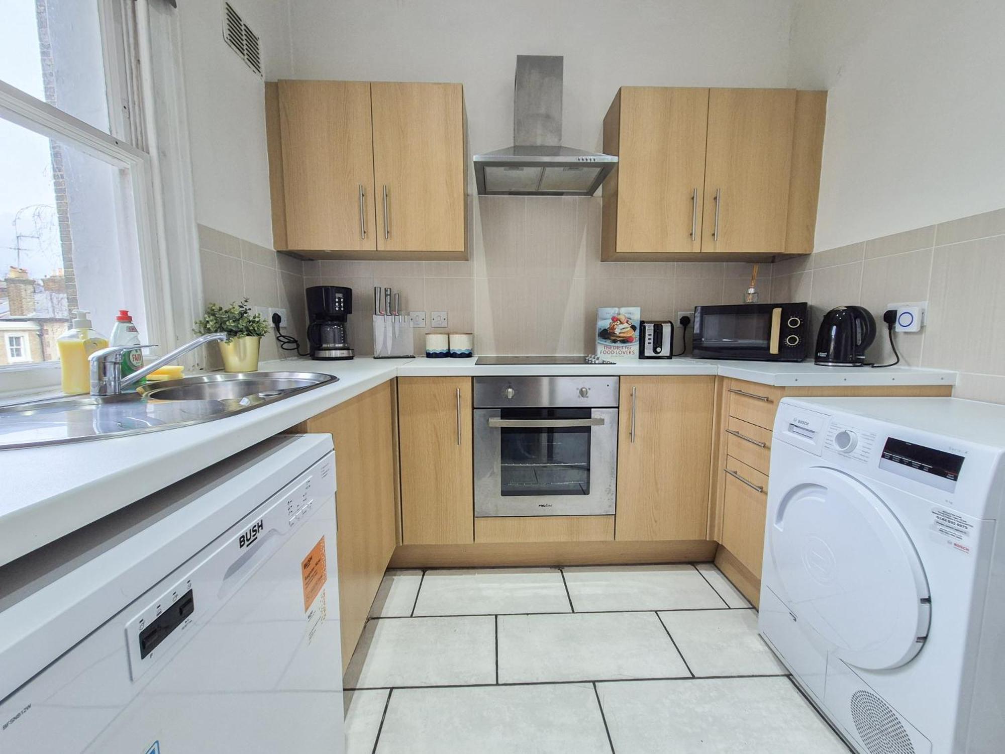 Apartment Stylish 2-bedroom Near Abbey Road, Maida Vale London