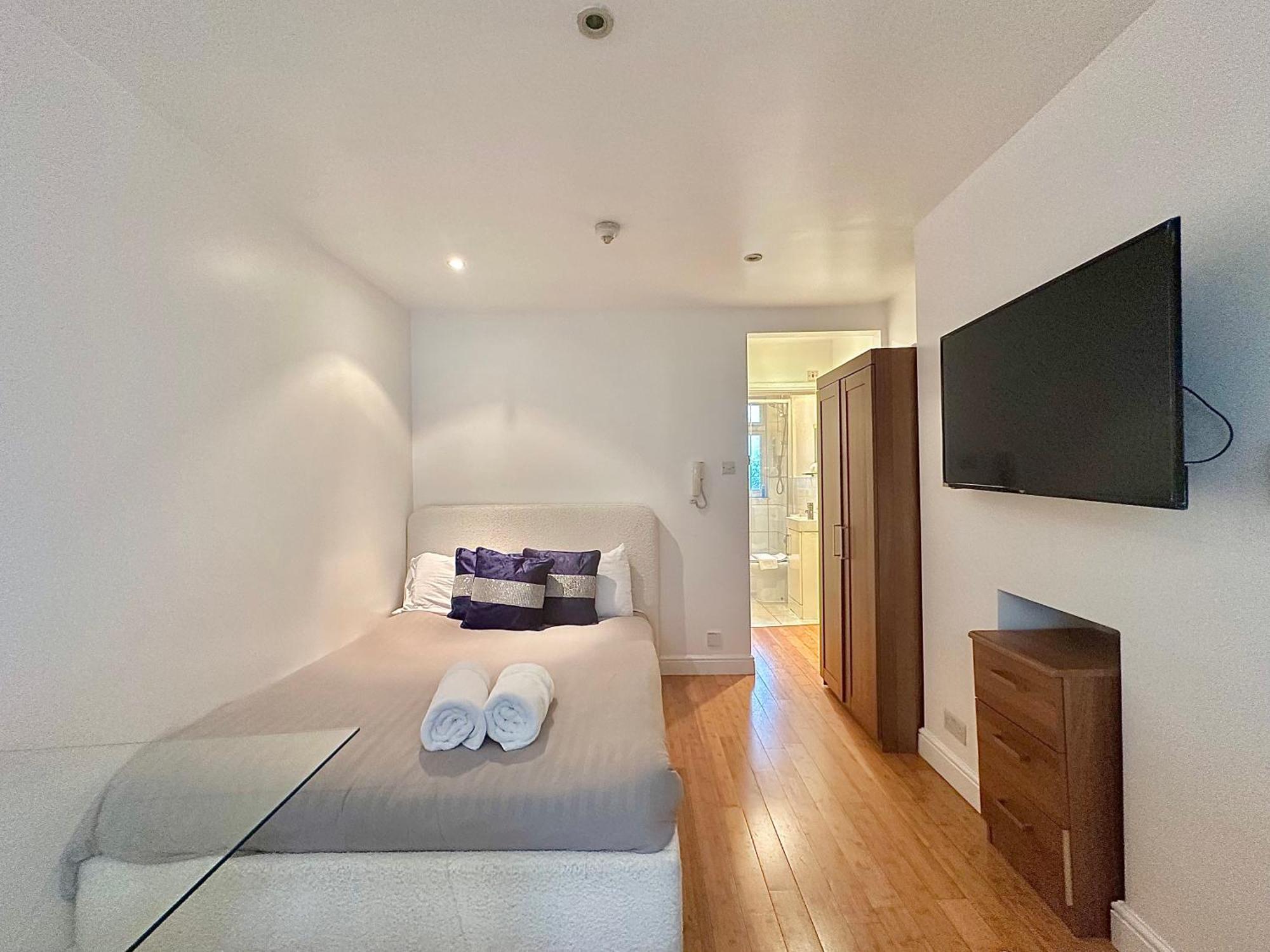 First Floor Flat Apartment London