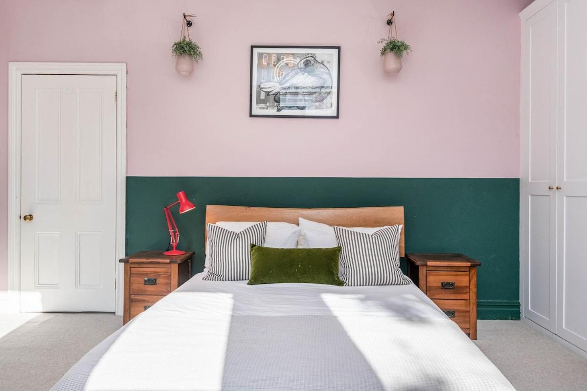 Holiday home Newly Renovated 4 Bed - North London