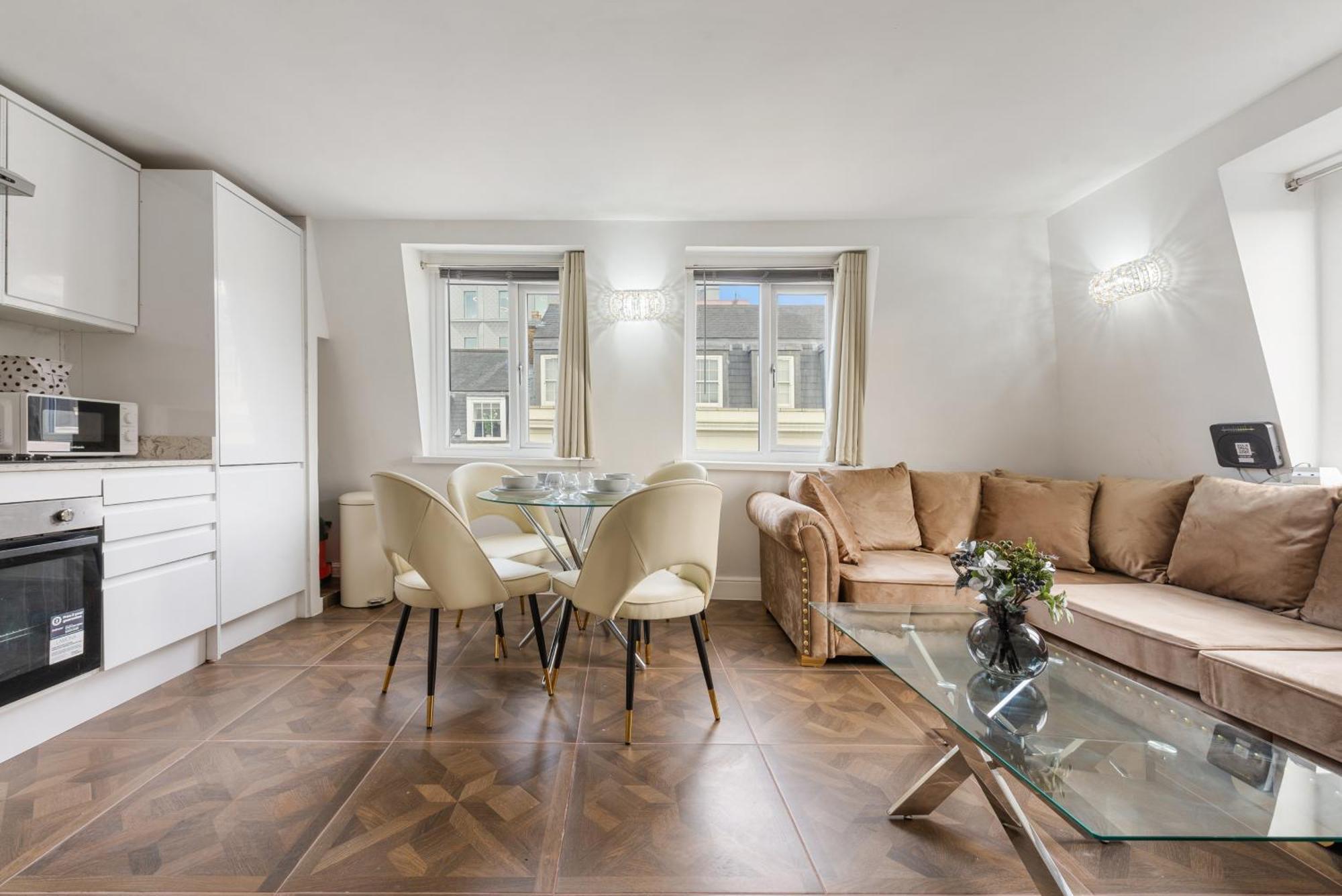 Appartement Stylish In The Heart Of Soho Your West End Escape! Gsg Londen