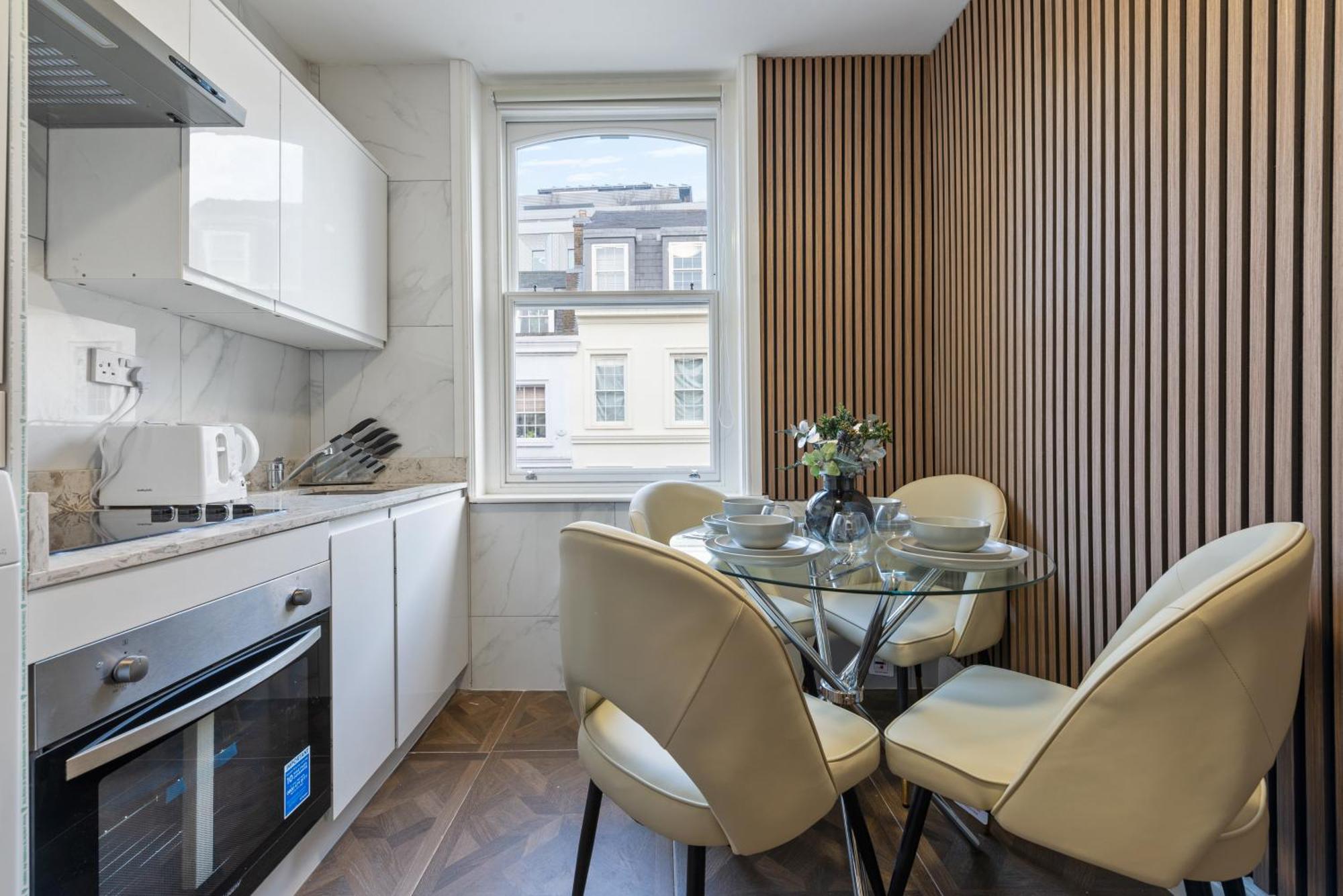 Appartement Stylish In The Heart Of Soho Your West End Escape! Gsg Londen