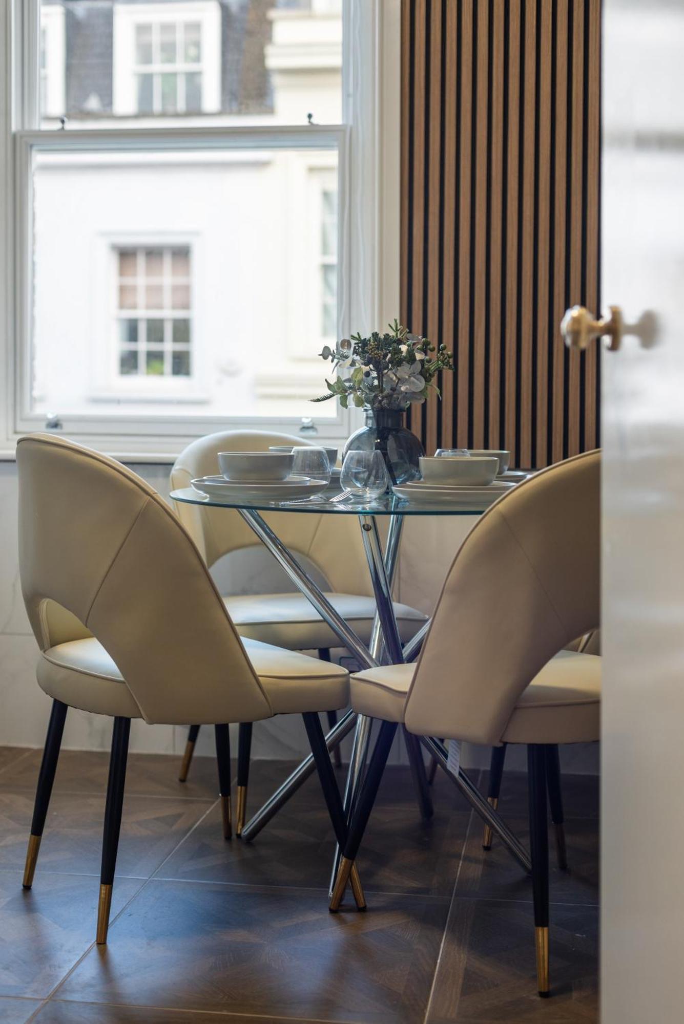 Stylish In The Heart Of Soho Your West End Escape! Gsg Appartement Londen