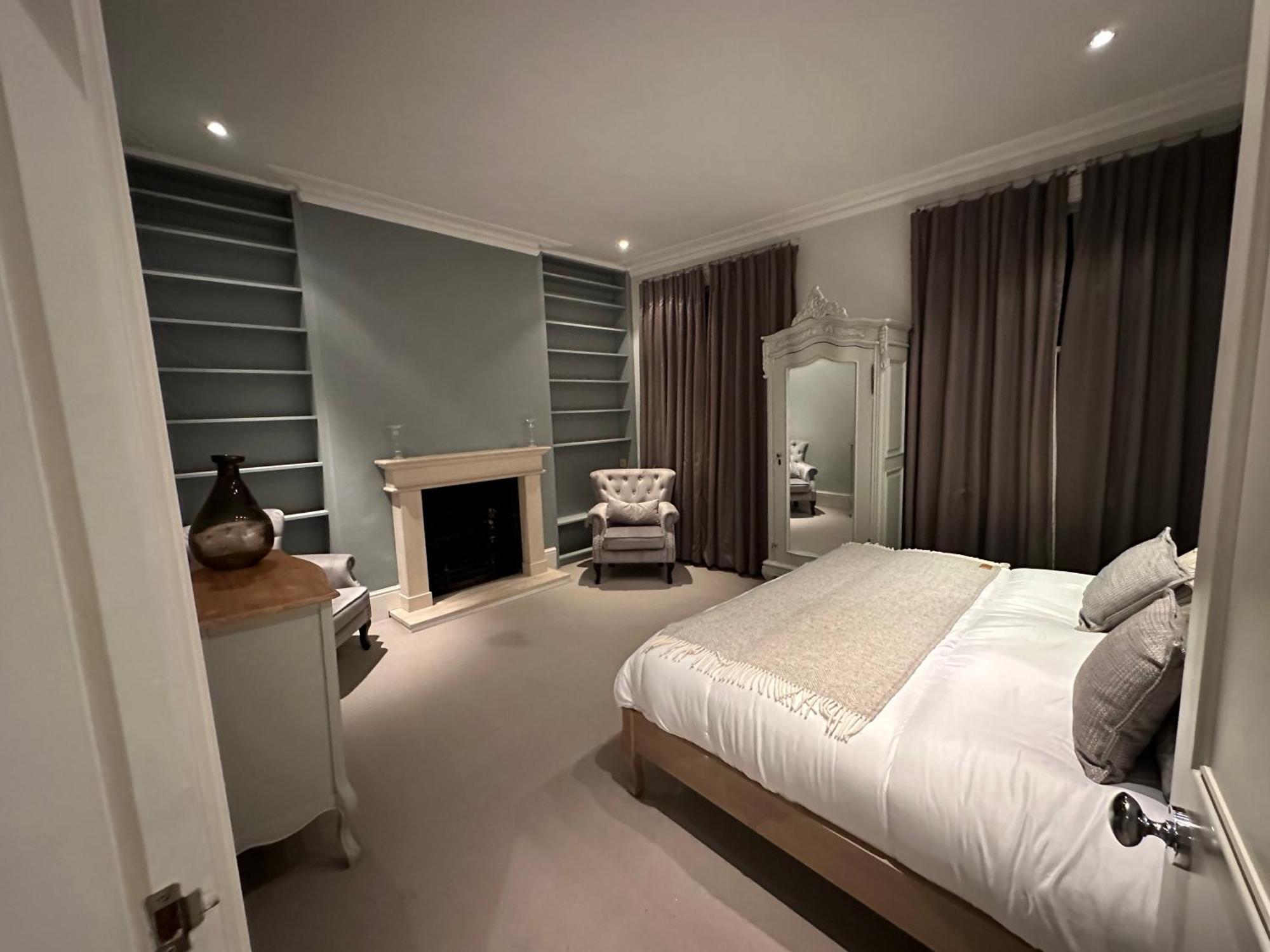 Beautiful And Spacious In Chelsea London
