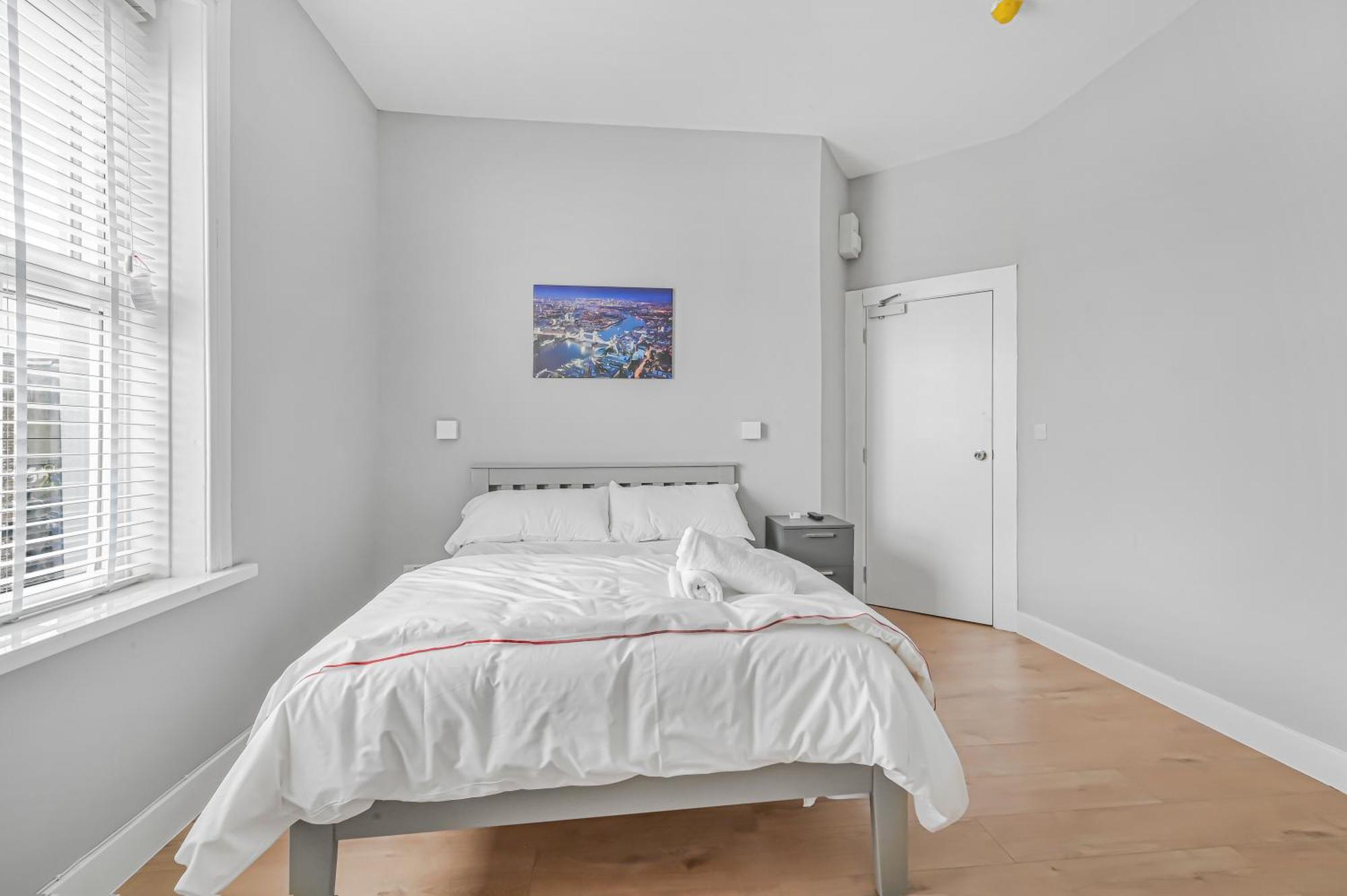 Hostal 169 *