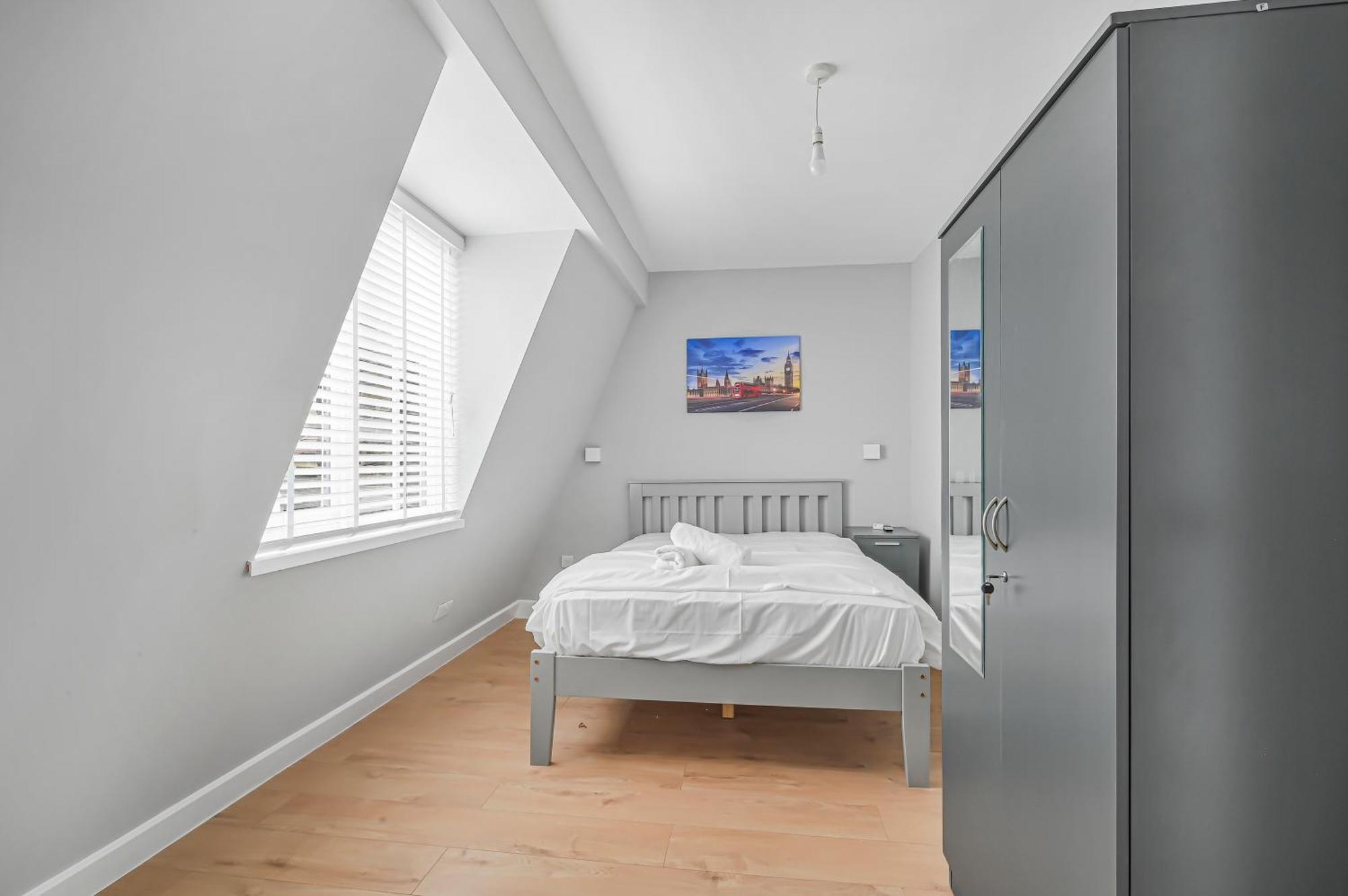 Hostal 169