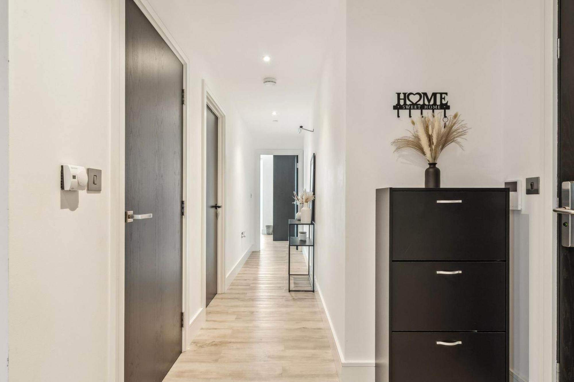 Modern Room, Scenic View, Fast Wi-fi, Balcony