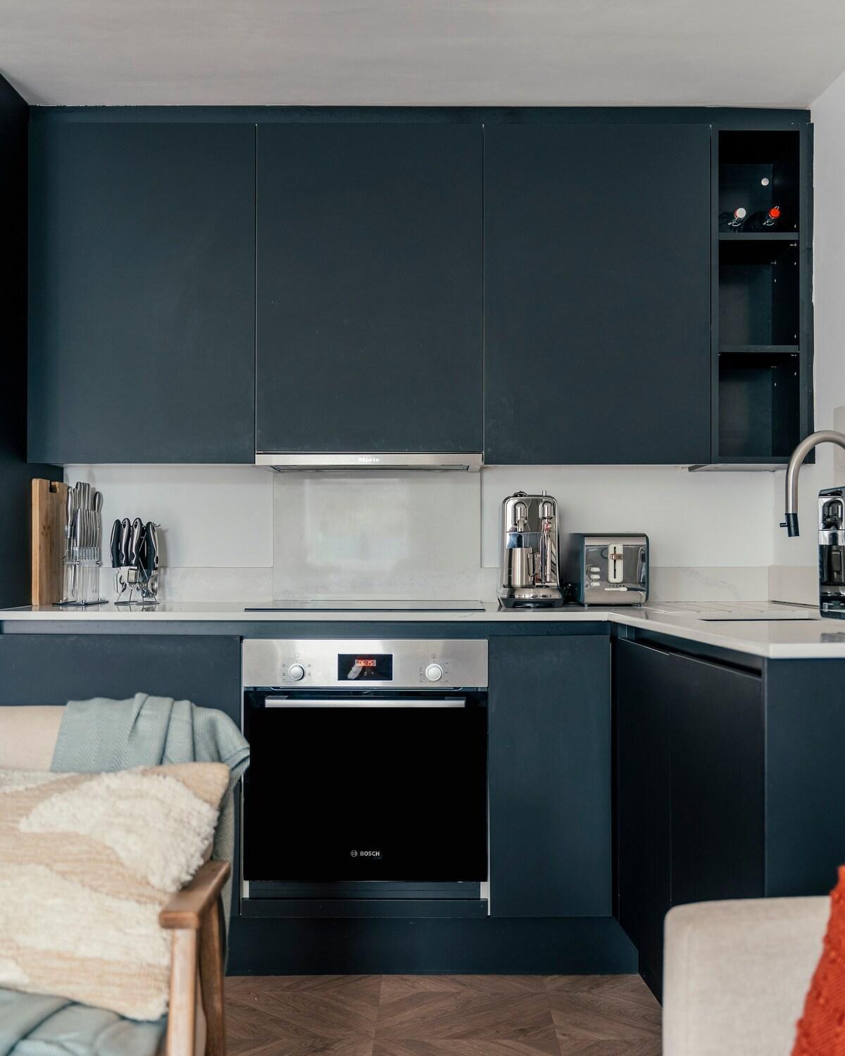 Dorothy - Two Bed & Roof Terrace - Battersea Apartment *