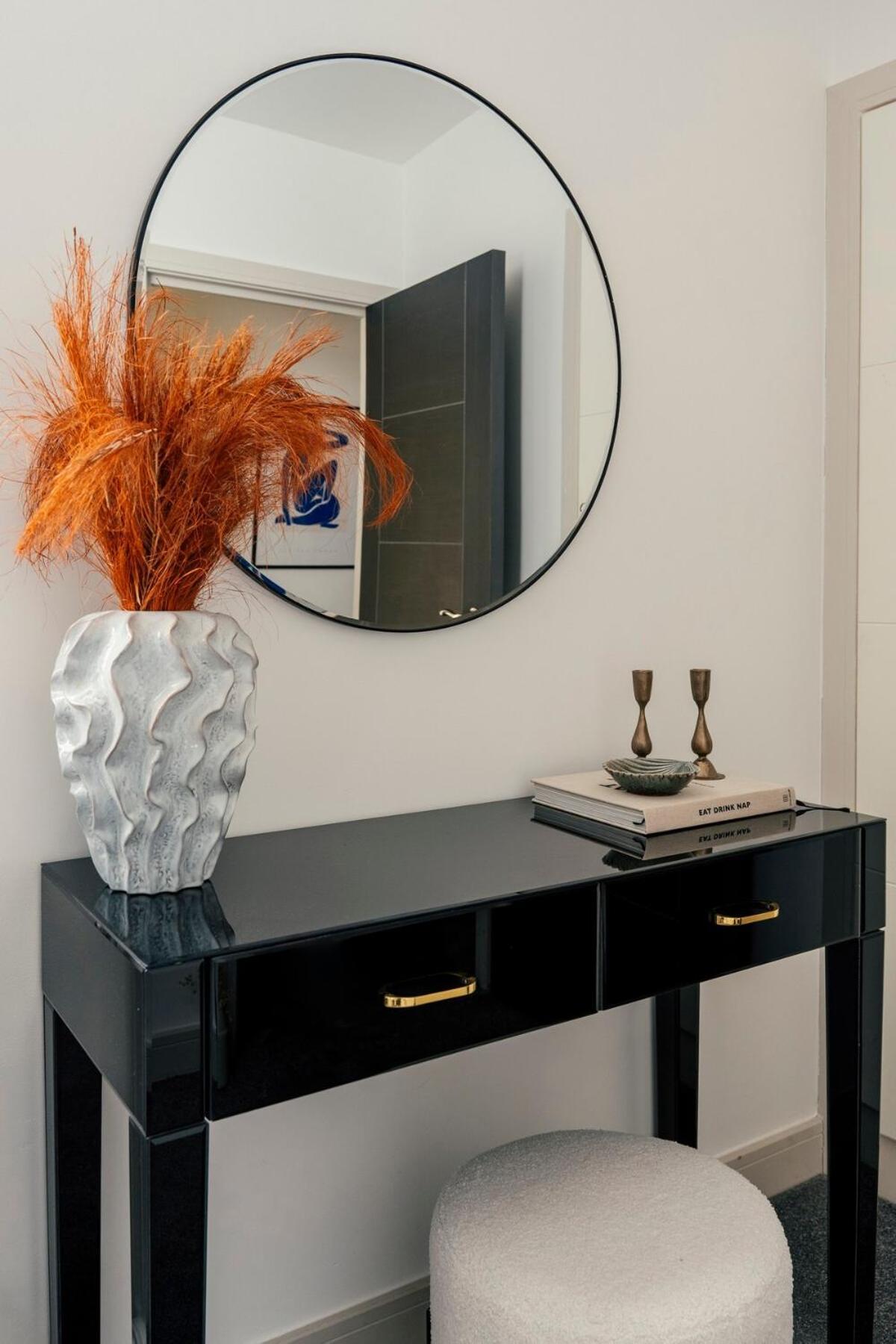 Dorothy - 3 Bed Ground Floor & Garden - Battersea Apartment London