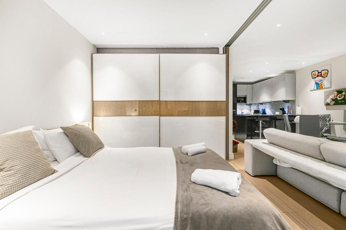 Chic Manhattan Retreat London