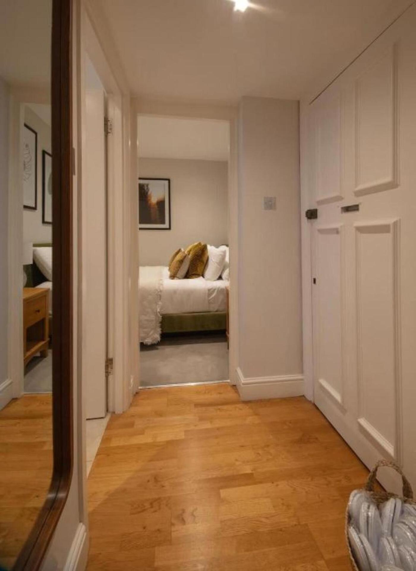 Chelsea One Bed Mins From Kings Road London