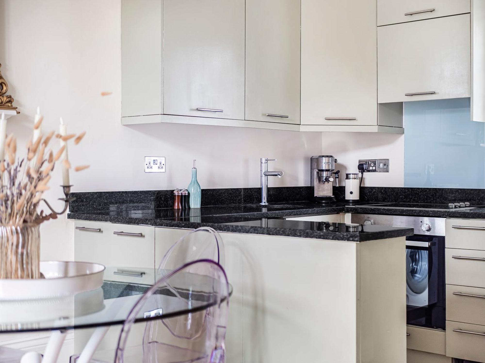 Apartment Chic & Cosy Flat With Terrace, 5-min Walk To Pimlico Tube, Pet-friendly