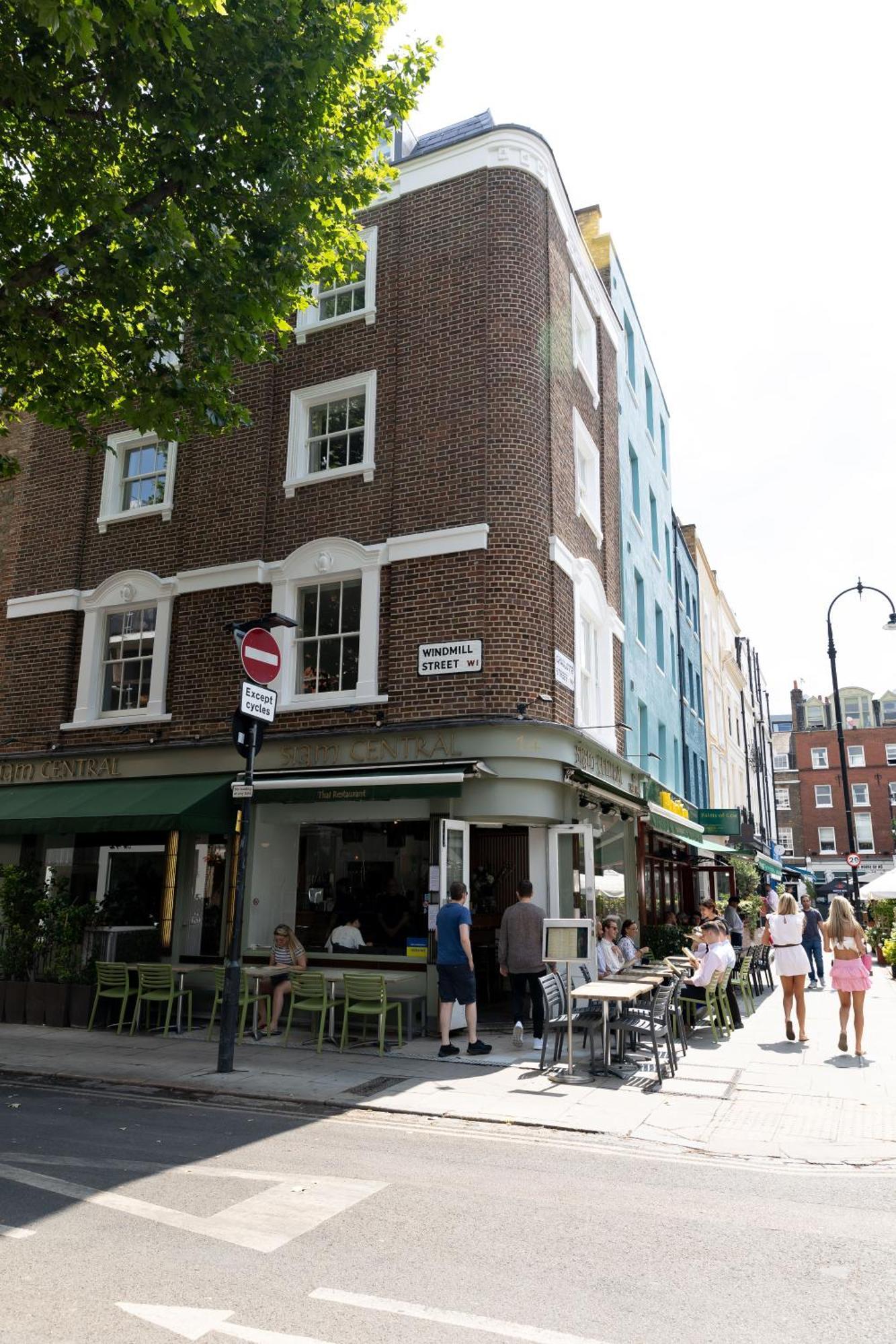 Modern 2 Bed Charlotte Street On 3rd Floor *