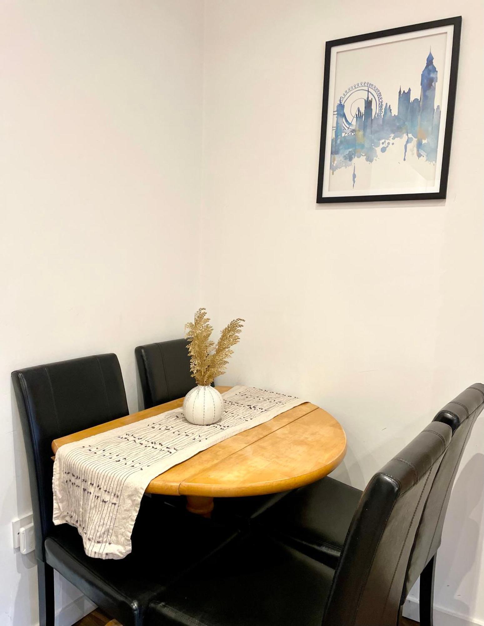 A Fantastic One Double Bedroom Flat * Londen