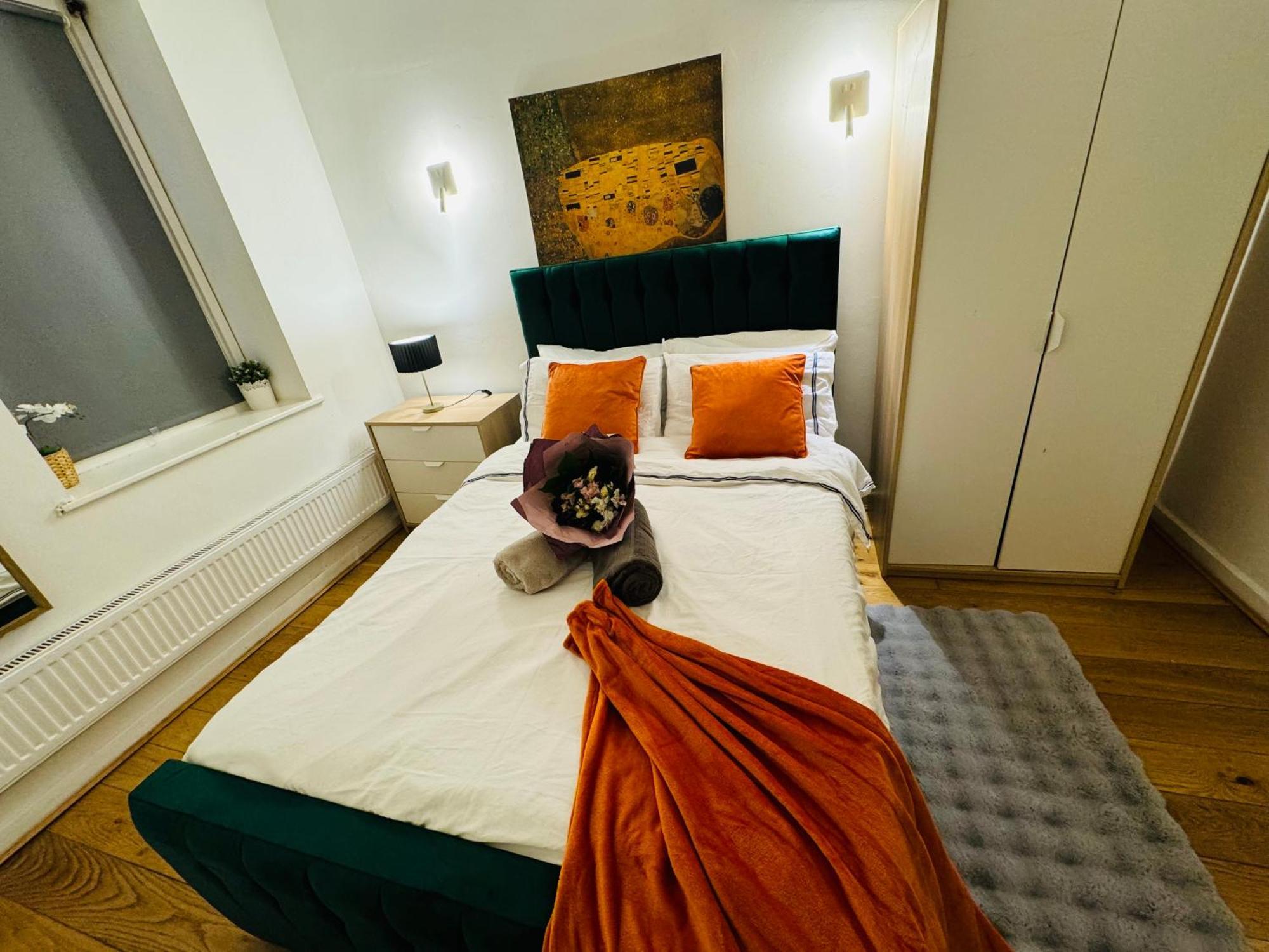 Cozy Family-friendly 2 Bedroom Flat In Kingscross, St Pancras! Apartment