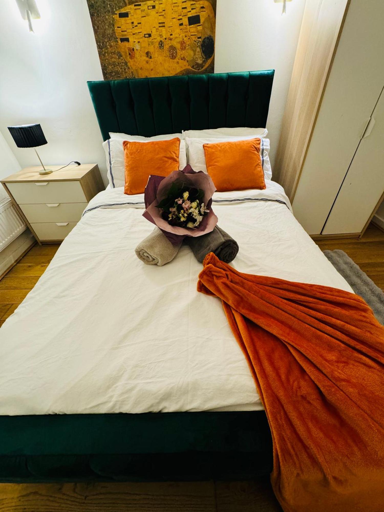 Cozy Family-friendly 2 Bedroom Flat In Kingscross, St Pancras! London