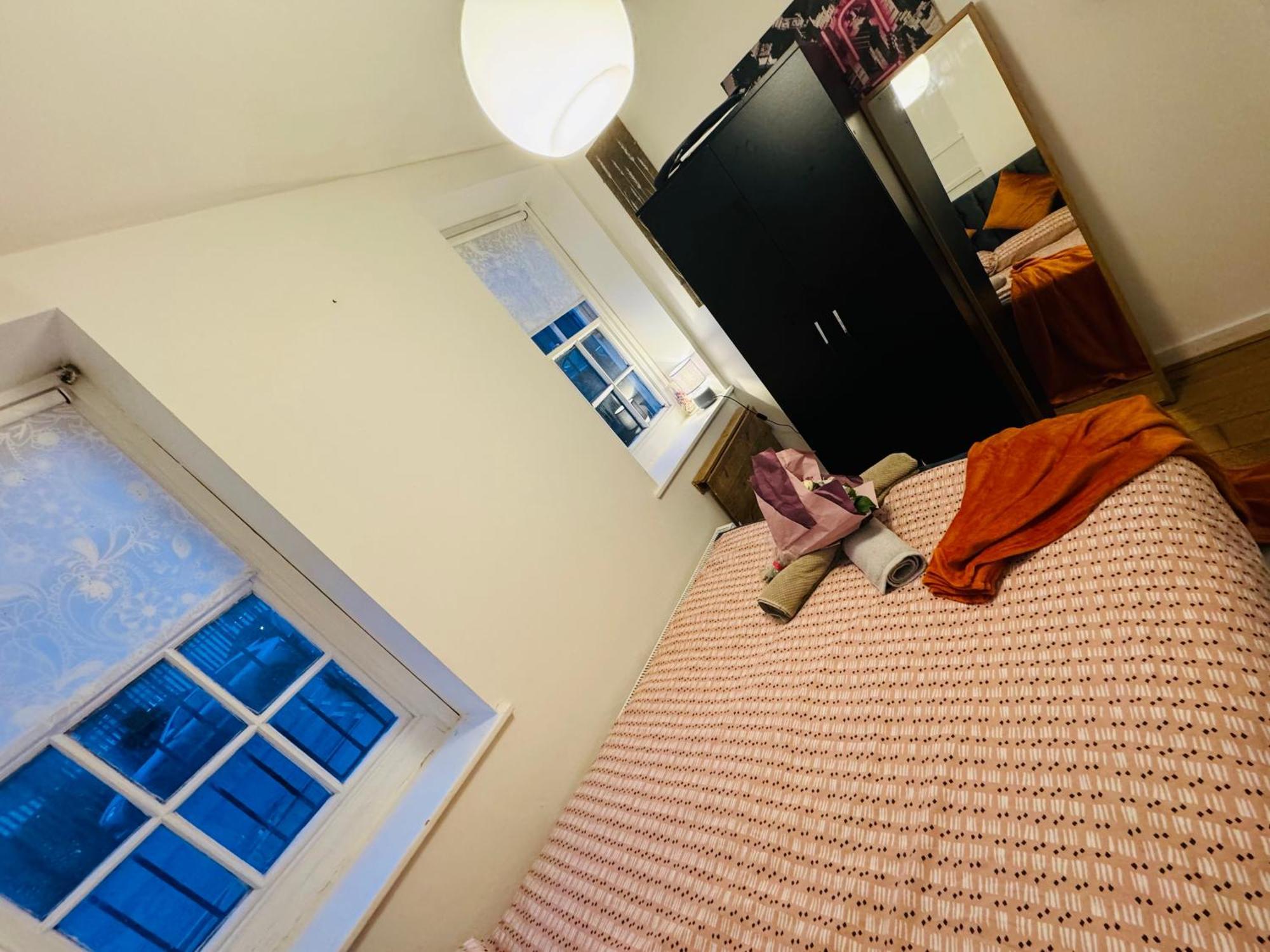 Cozy Family-friendly 2 Bedroom Flat In Kingscross, St Pancras! Apartment